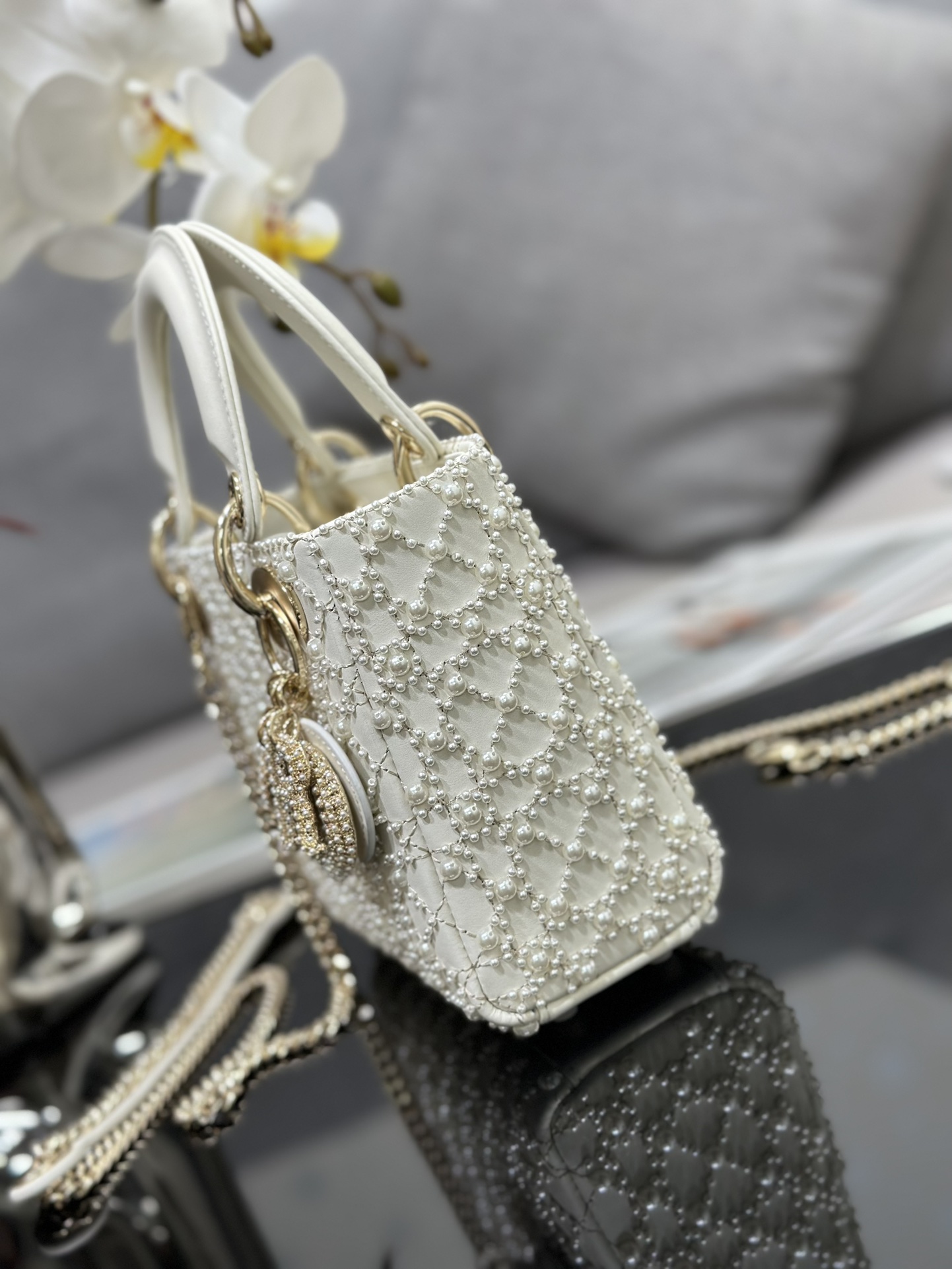 Dior 高仿 女款 Lady 珍珠滿鑽白色手提包 名媛宴會款| 12 Dior 高仿 女款 Lady 珍珠滿鑽白色手提包 名媛宴會款