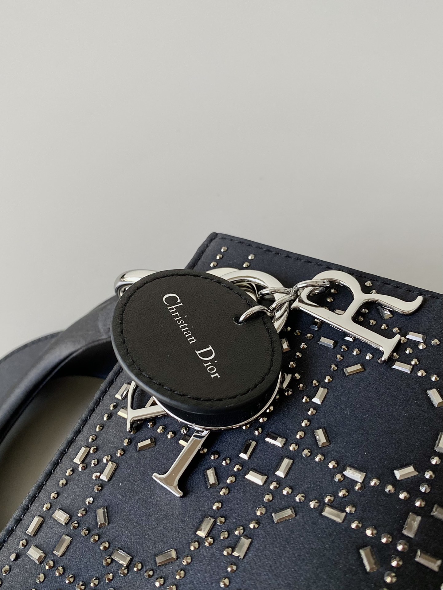 Dior 一比一 女款 Lady 黑色字母格紋手提包 高級百搭款| 9 Dior 一比一 女款 Lady 黑色字母格紋手提包 高級百搭款