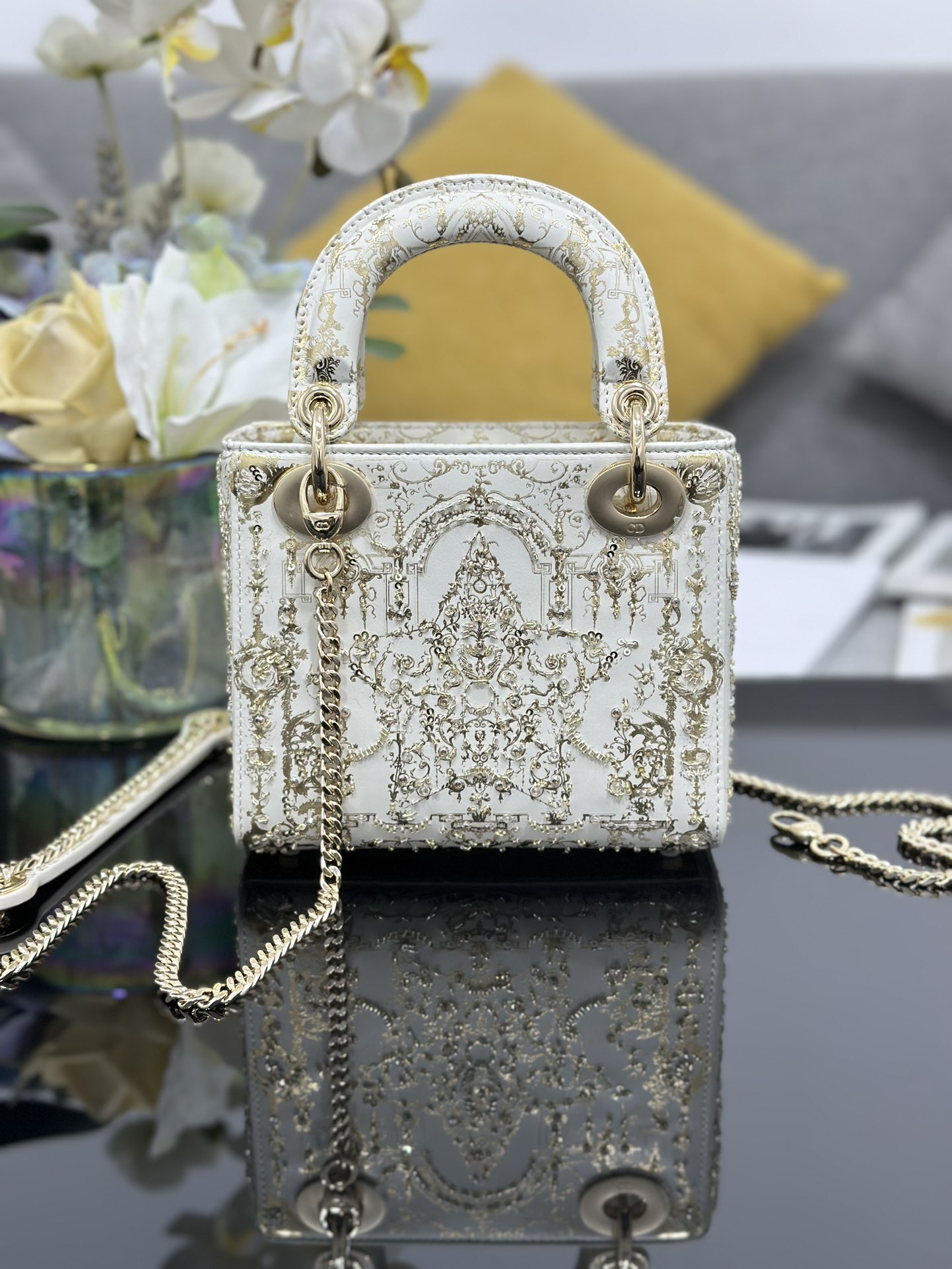 Dior 原單 女款 Lady 白色宮廷刺繡手提包 優雅氣質款| 14 Dior 原單 女款 Lady 白色宮廷刺繡手提包 優雅氣質款