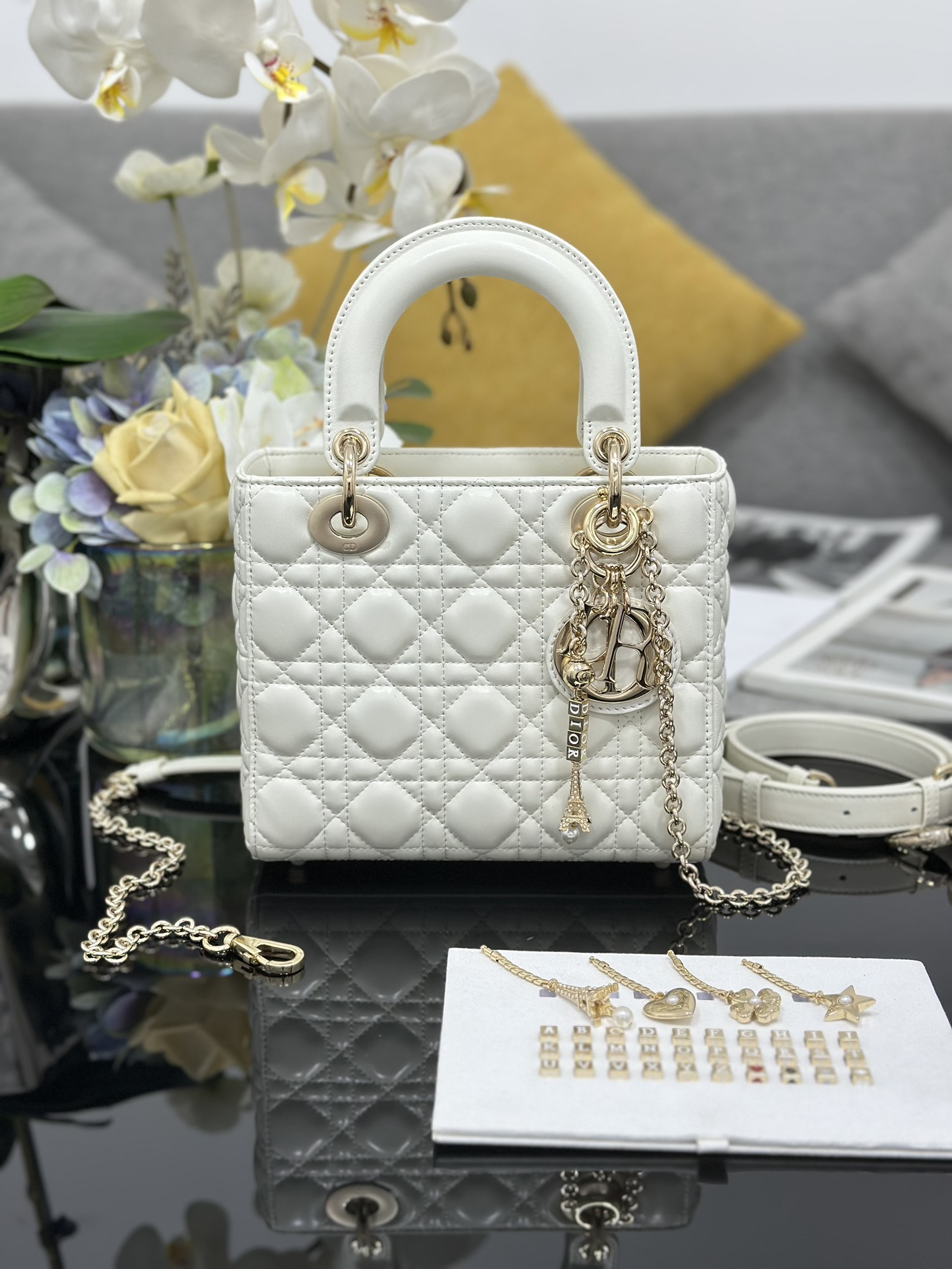 Dior 高仿 女款 Lady 白色藤格紋手提包 經典百搭款