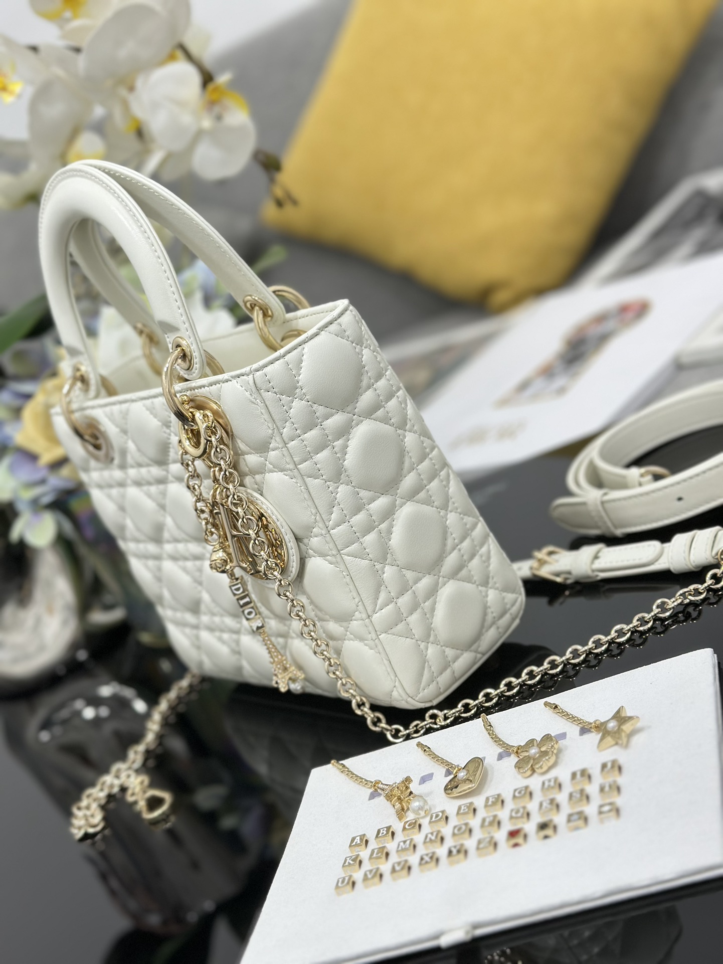 Dior 高仿 女款 Lady 白色藤格紋手提包 經典百搭款