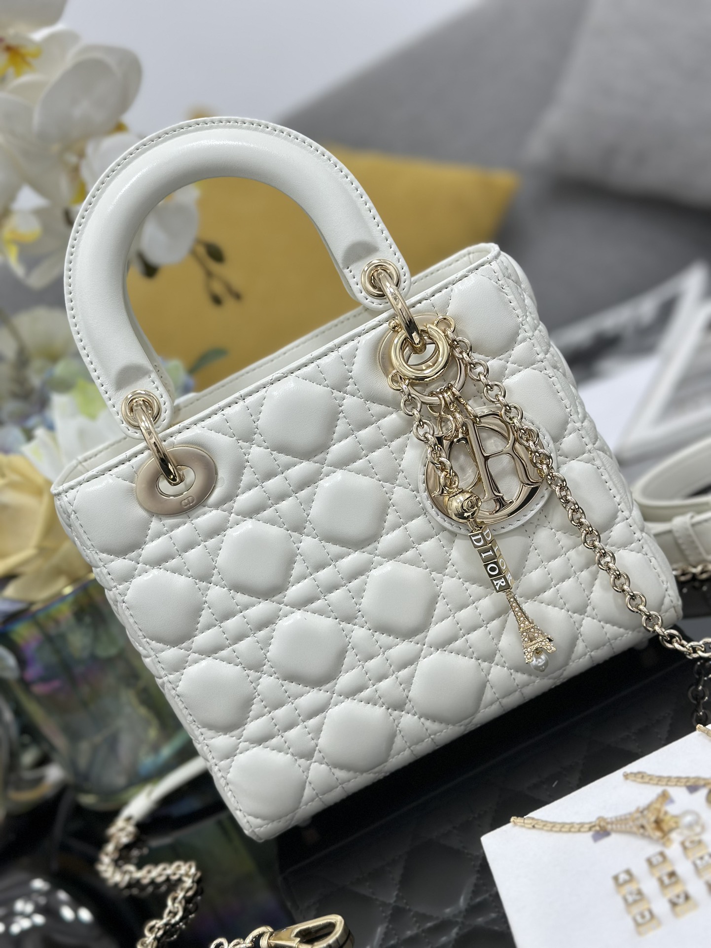 Dior 高仿 女款 Lady 白色藤格紋手提包 經典百搭款