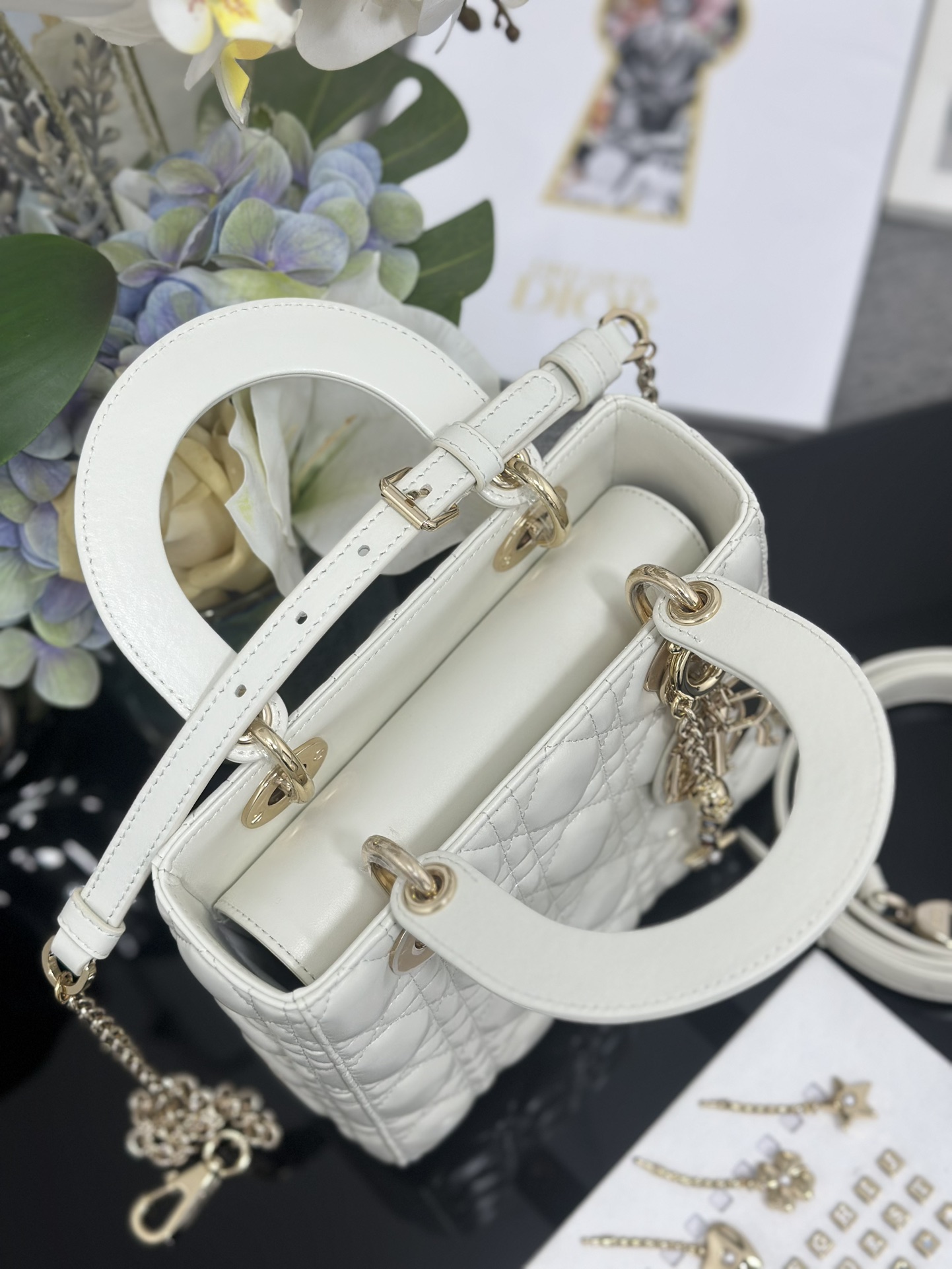 Dior 高仿 女款 Lady 白色藤格紋手提包 經典百搭款