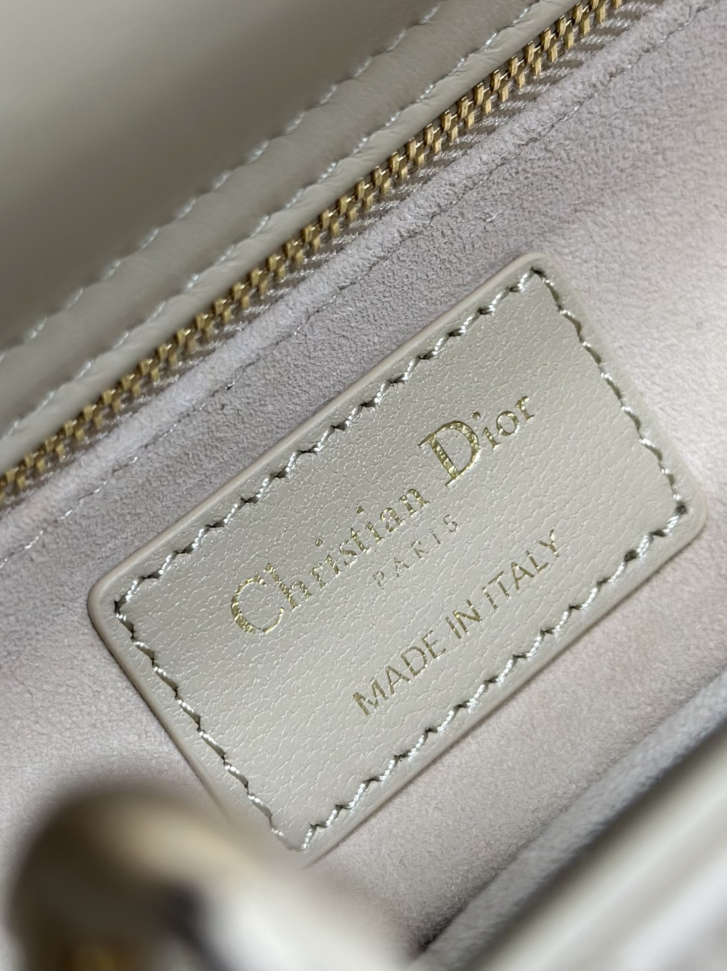 Dior A貨 女款 Lady 杏色藤格紋手提包 溫柔百搭款| 7 Dior A貨 女款 Lady 杏色藤格紋手提包 溫柔百搭款