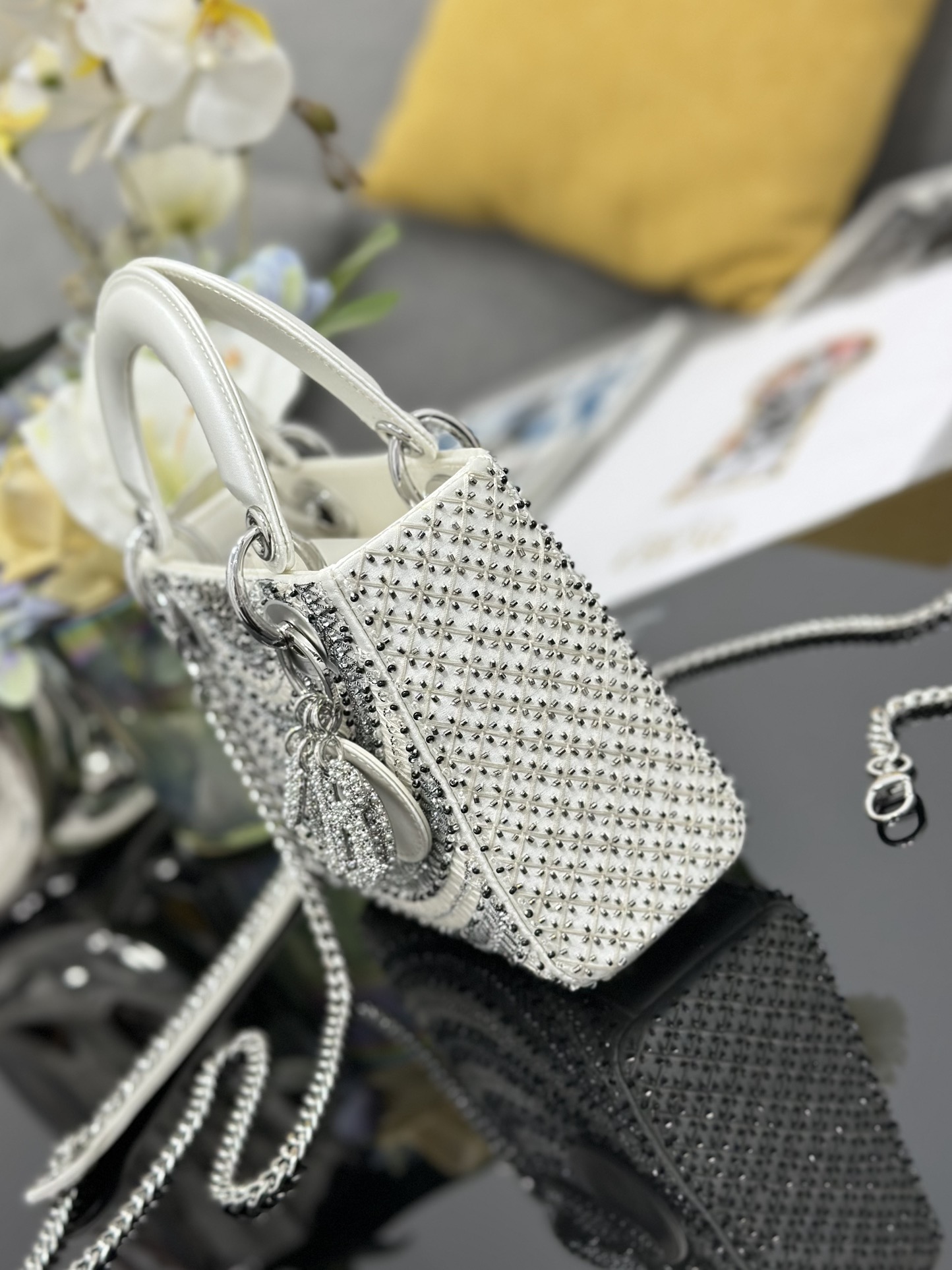 Dior 復刻 女款 Lady 白色弧形刺繡手提包 高級氣質款| 13 Dior 復刻 女款 Lady 白色弧形刺繡手提包 高級氣質款