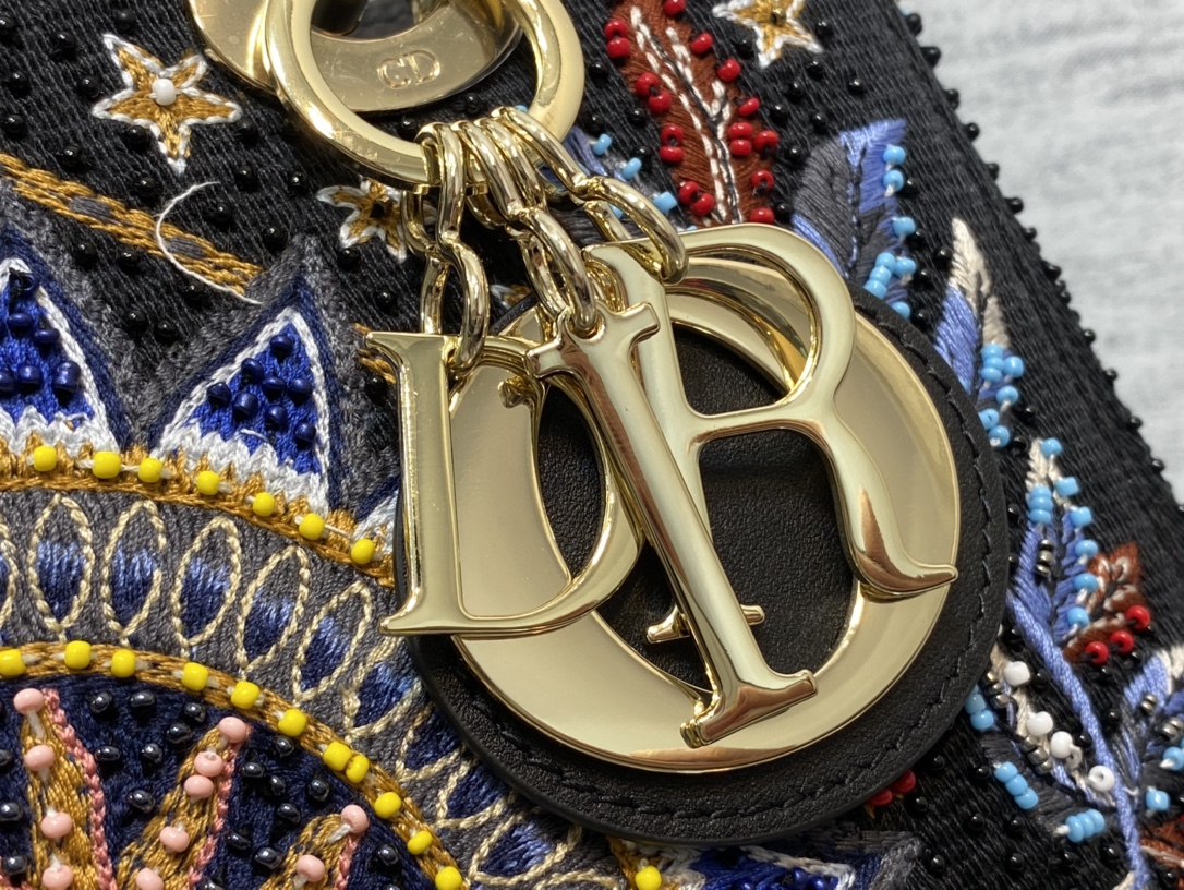 Dior 原單 女款 Lady 黑色彩色刺繡手提包 個性時尚款| 13 Dior 原單 女款 Lady 黑色彩色刺繡手提包 個性時尚款