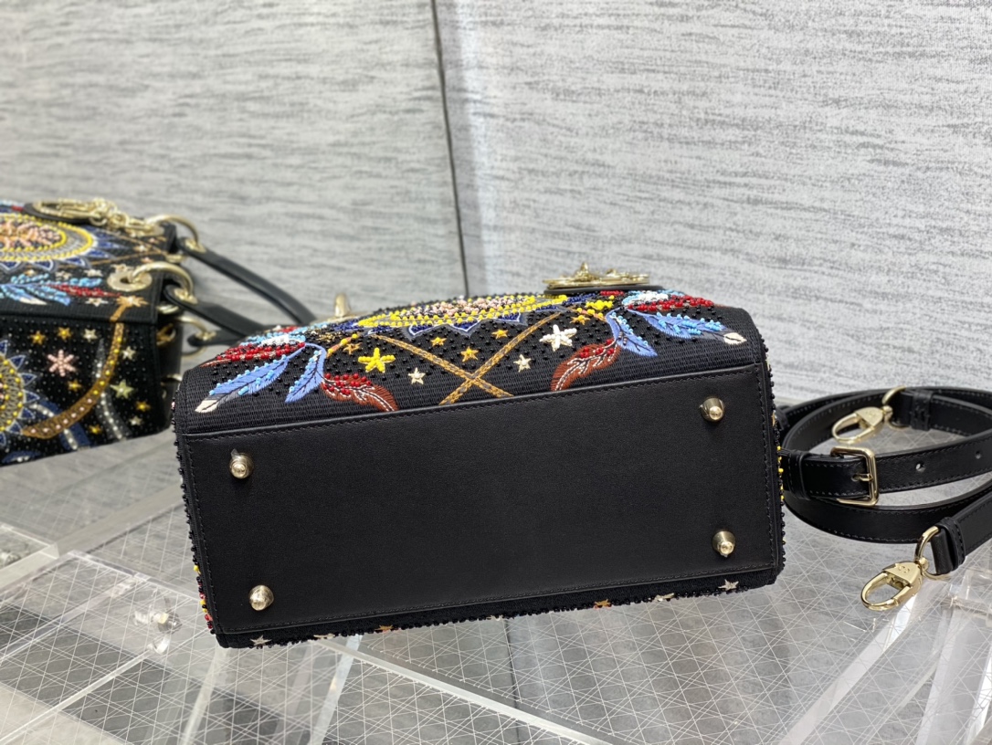 Dior 原單 女款 Lady 黑色彩色刺繡手提包 個性時尚款| 9 Dior 原單 女款 Lady 黑色彩色刺繡手提包 個性時尚款