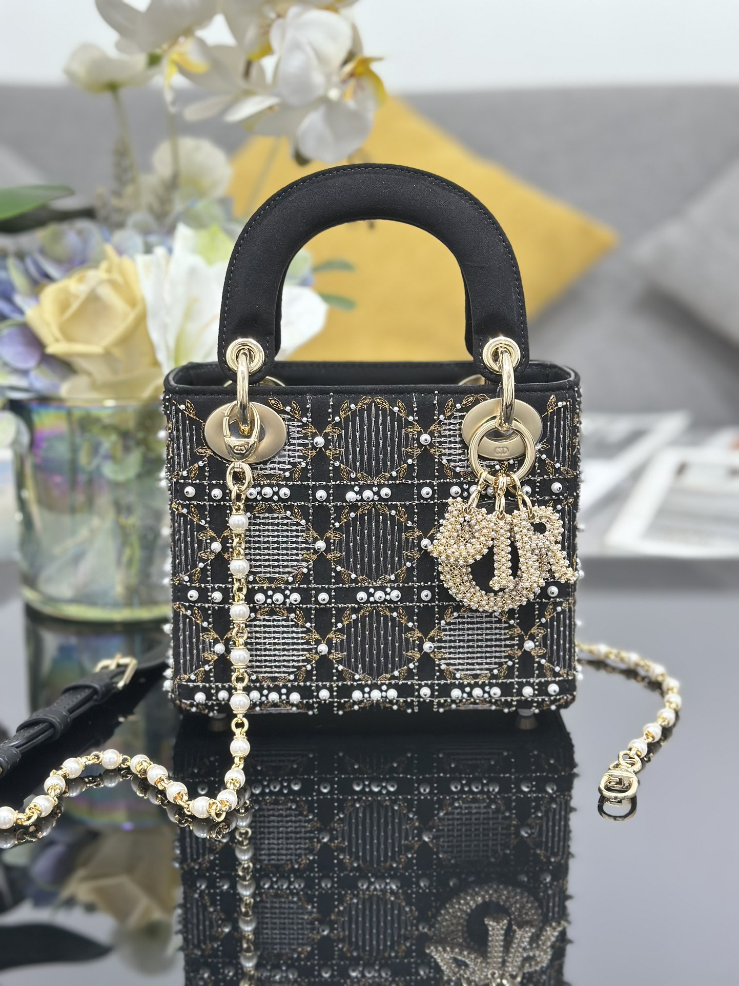 Dior 高仿 女款 Lady 黑色金線刺繡手提包 高端質感款| 3 Dior 高仿 女款 Lady 黑色金線刺繡手提包 高端質感款