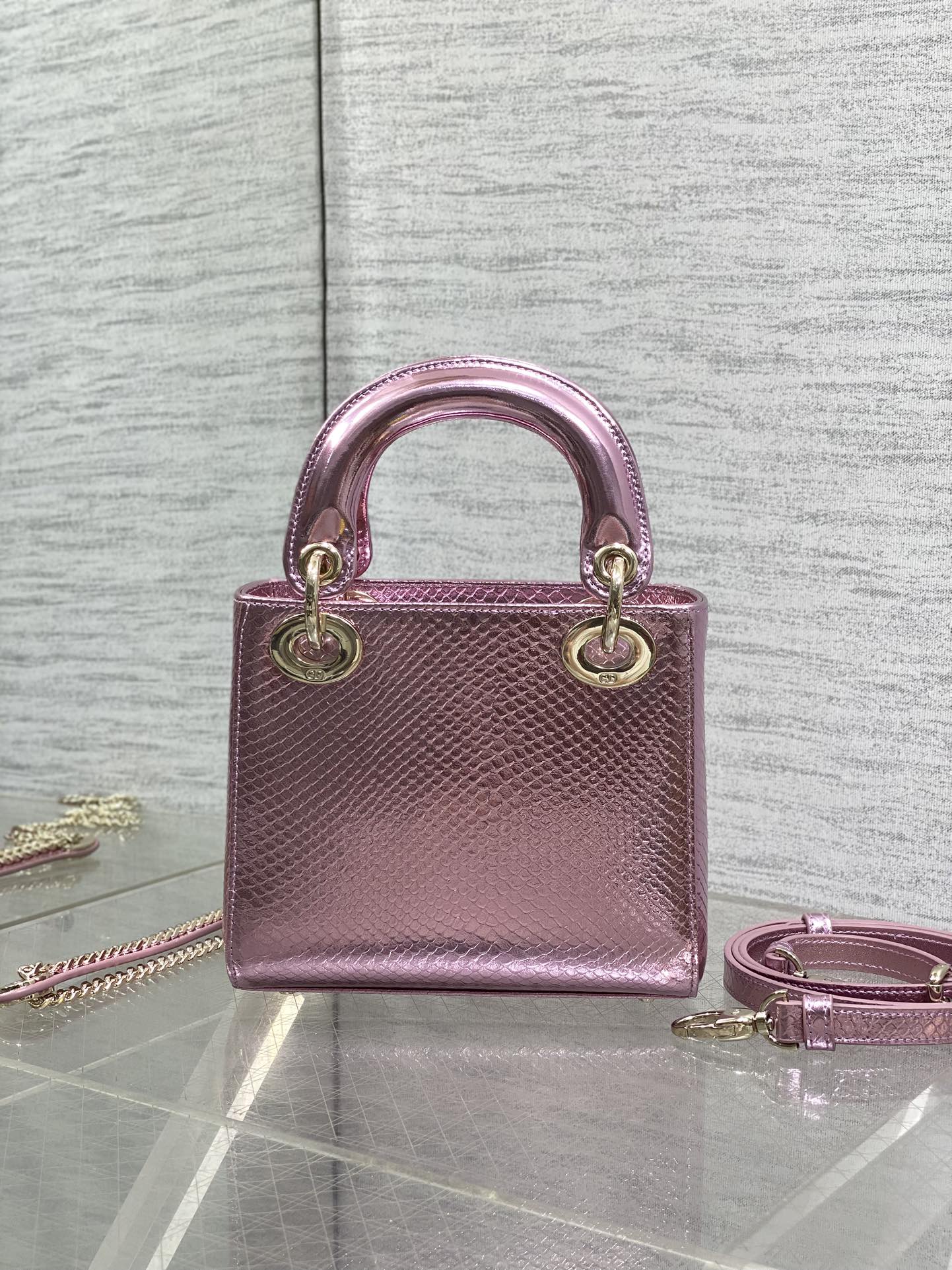 Dior A貨 女款 Lady 粉色亮面手提包 時尚甜美款| 11 Dior A貨 女款 Lady 粉色亮面手提包 時尚甜美款