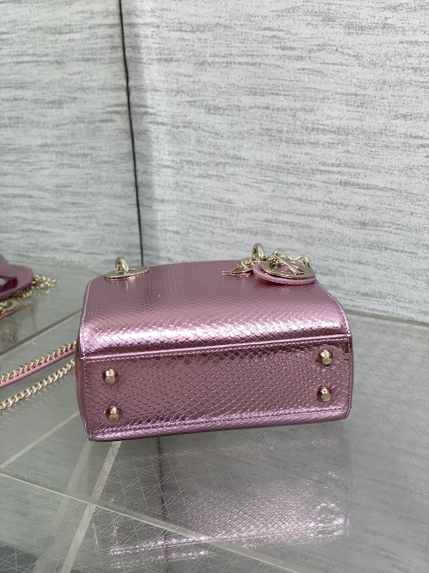 Dior A貨 女款 Lady 粉色亮面手提包 時尚甜美款| 9 Dior A貨 女款 Lady 粉色亮面手提包 時尚甜美款