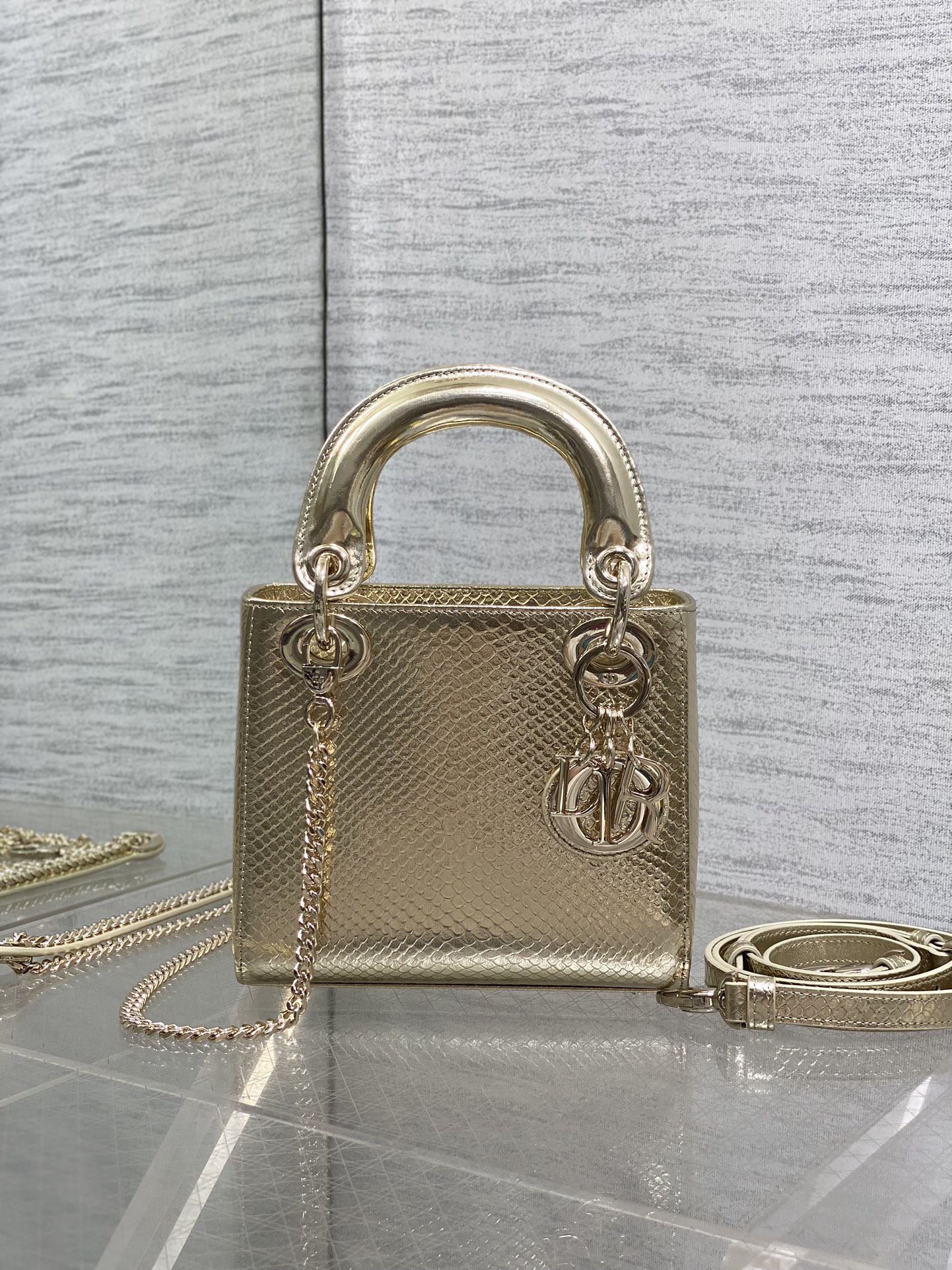 Dior 高仿 女款 Lady 金色亮面壓紋手提包 高端時尚款| 3 Dior 高仿 女款 Lady 金色亮面壓紋手提包 高端時尚款