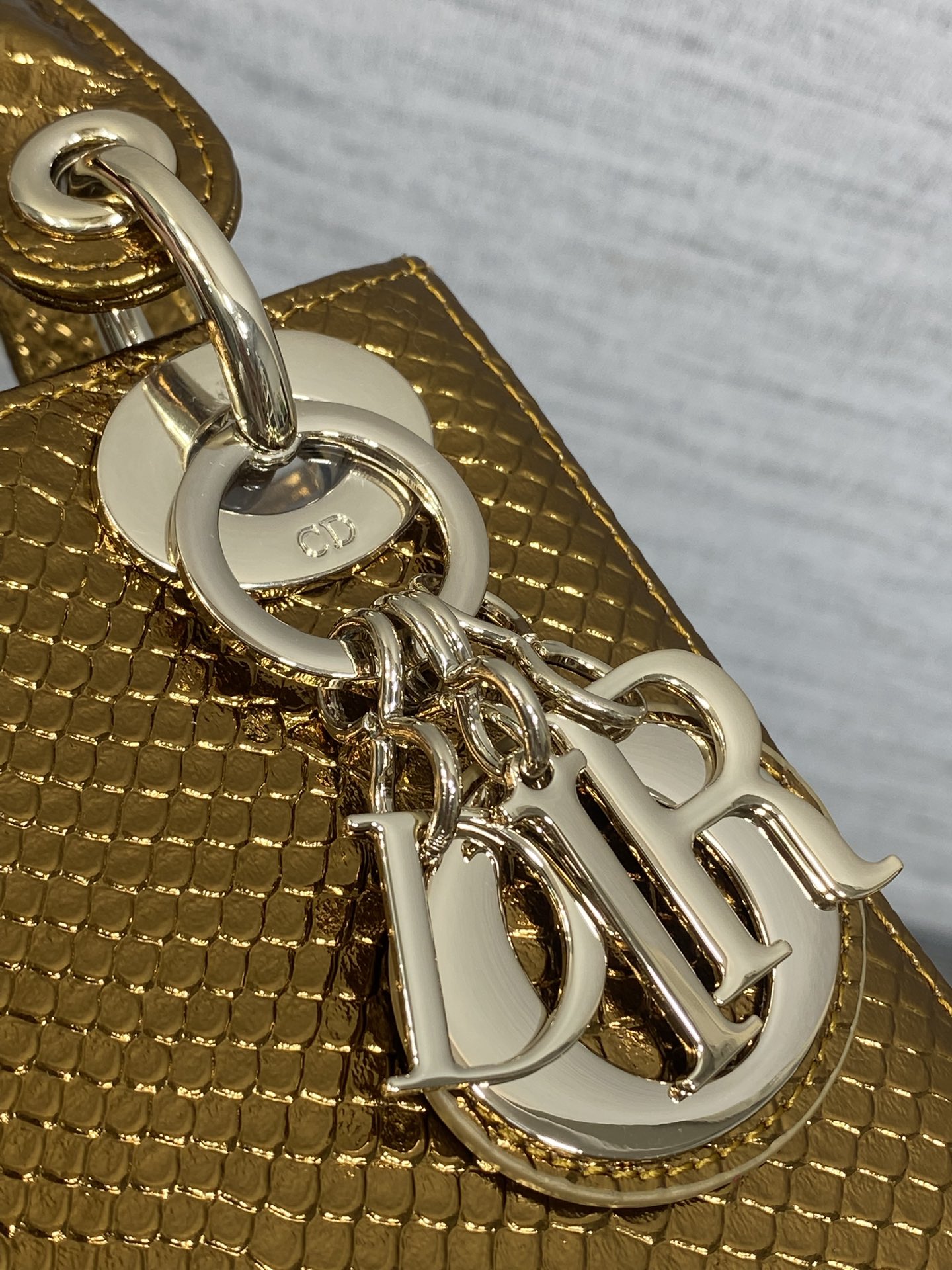 Dior 一比一 女款 Lady 咖啡金亮面手提包 氣質百搭款| 13 Dior 一比一 女款 Lady 咖啡金亮面手提包 氣質百搭款