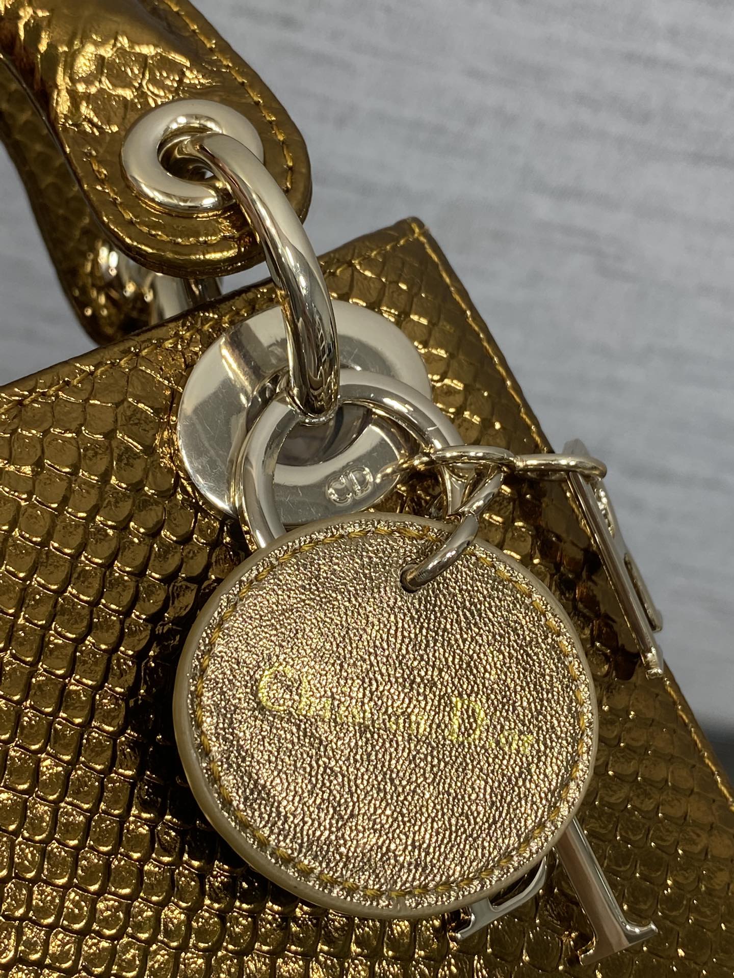 Dior 一比一 女款 Lady 咖啡金亮面手提包 氣質百搭款| 12 Dior 一比一 女款 Lady 咖啡金亮面手提包 氣質百搭款