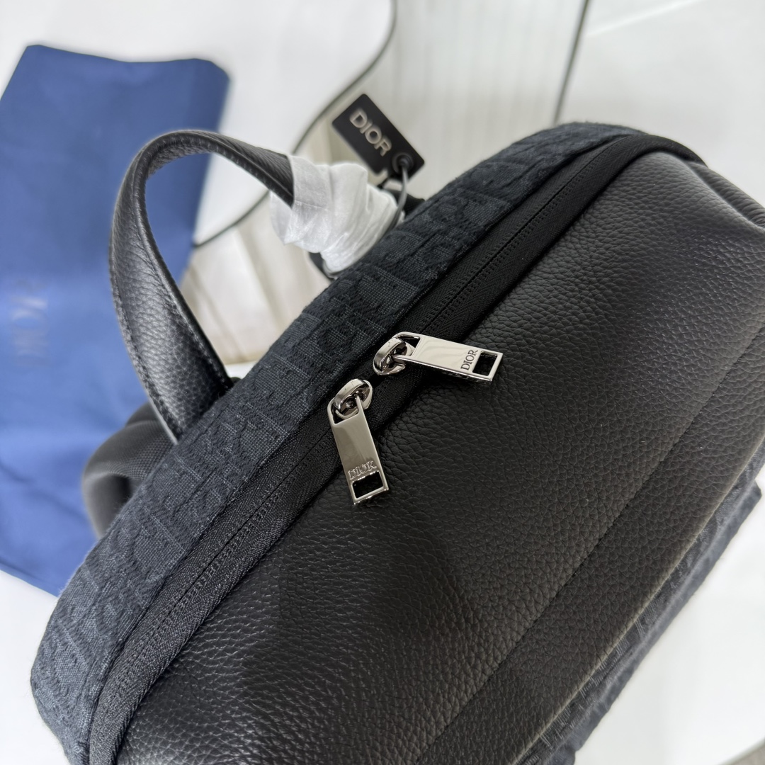 Dior 原單 Oblique雙肩背包 男士旅行背包 大容量電腦後背包| 10 Dior 原單 Oblique雙肩背包 男士旅行背包 大容量電腦後背包