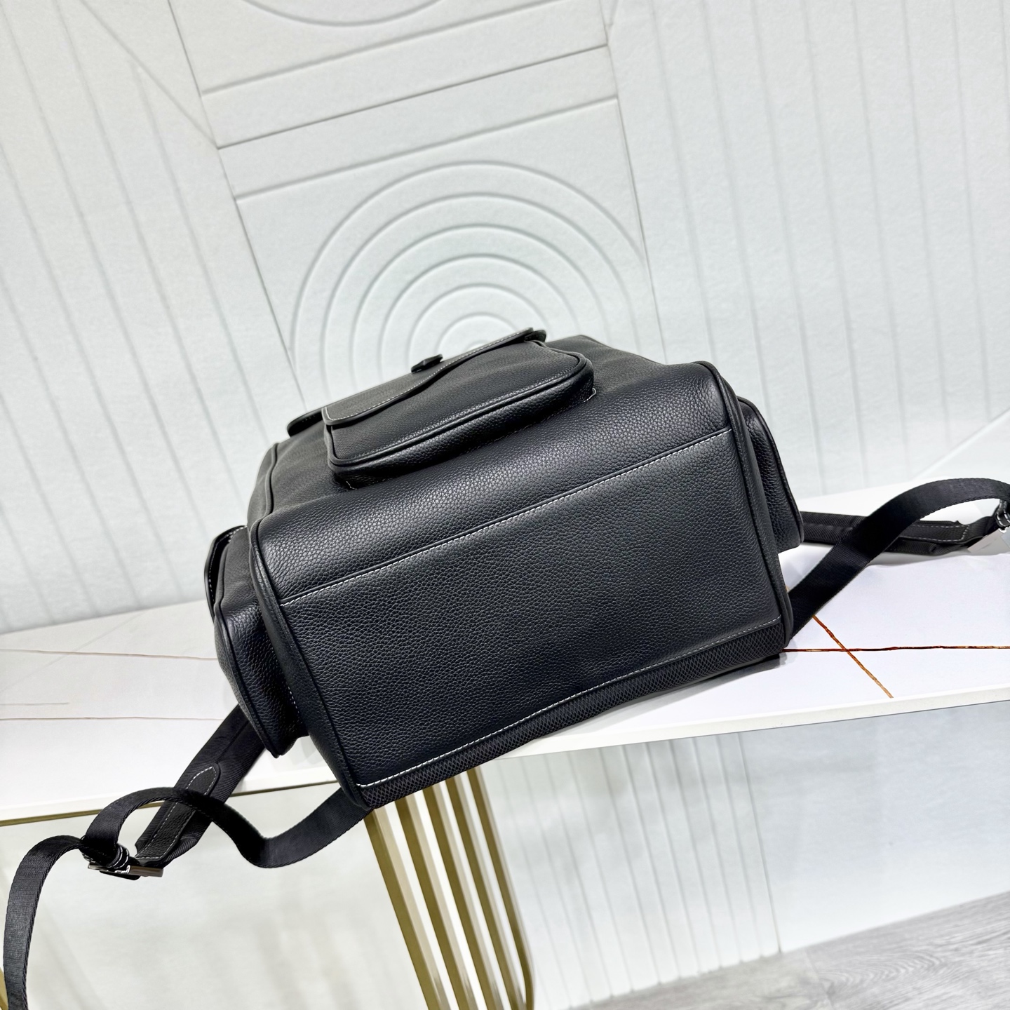 Dior 一比一全皮革後背包 黑色簡約設計 商務休閒雙肩包