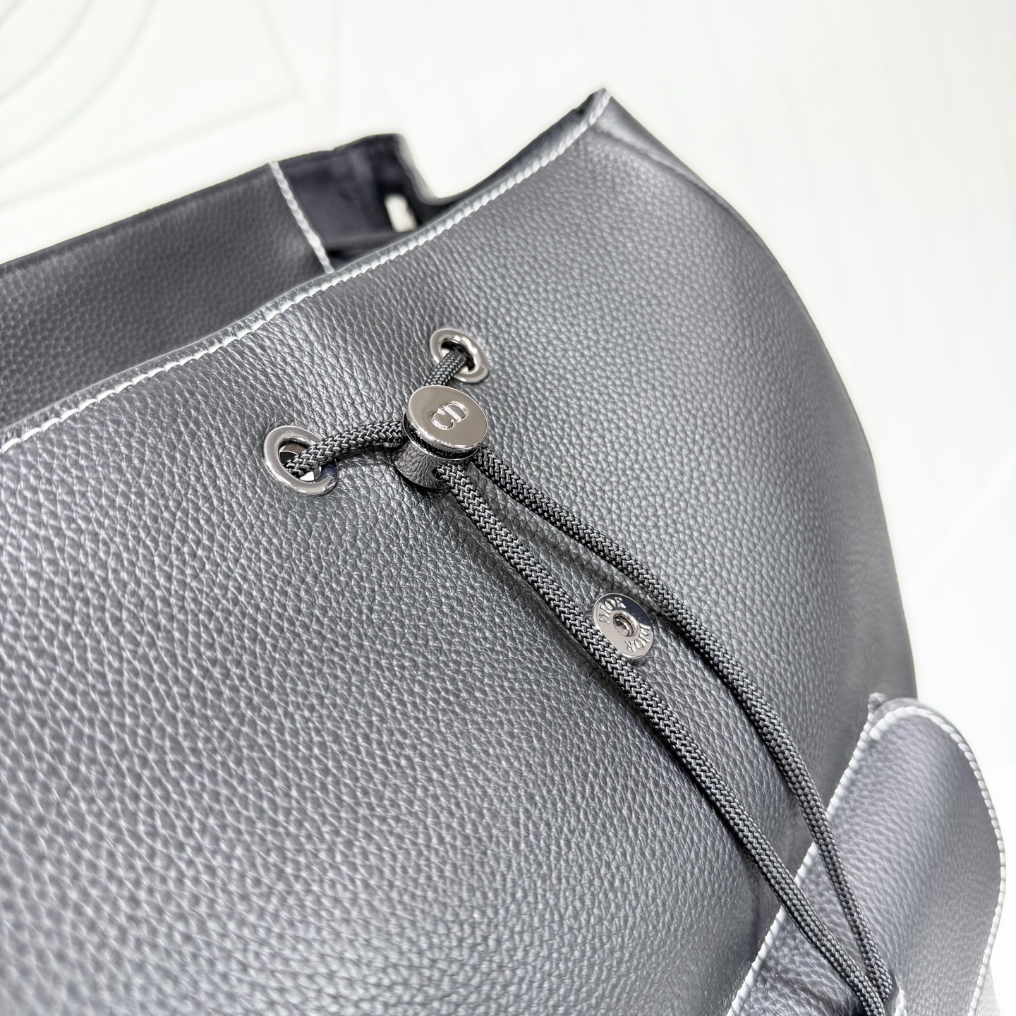 Dior 一比一全皮革後背包 黑色簡約設計 商務休閒雙肩包