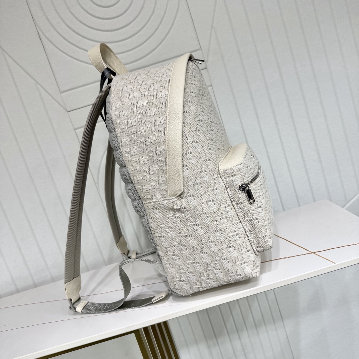 Dior 高仿米白老花後背包 經典休閒雙肩包 大容量設計