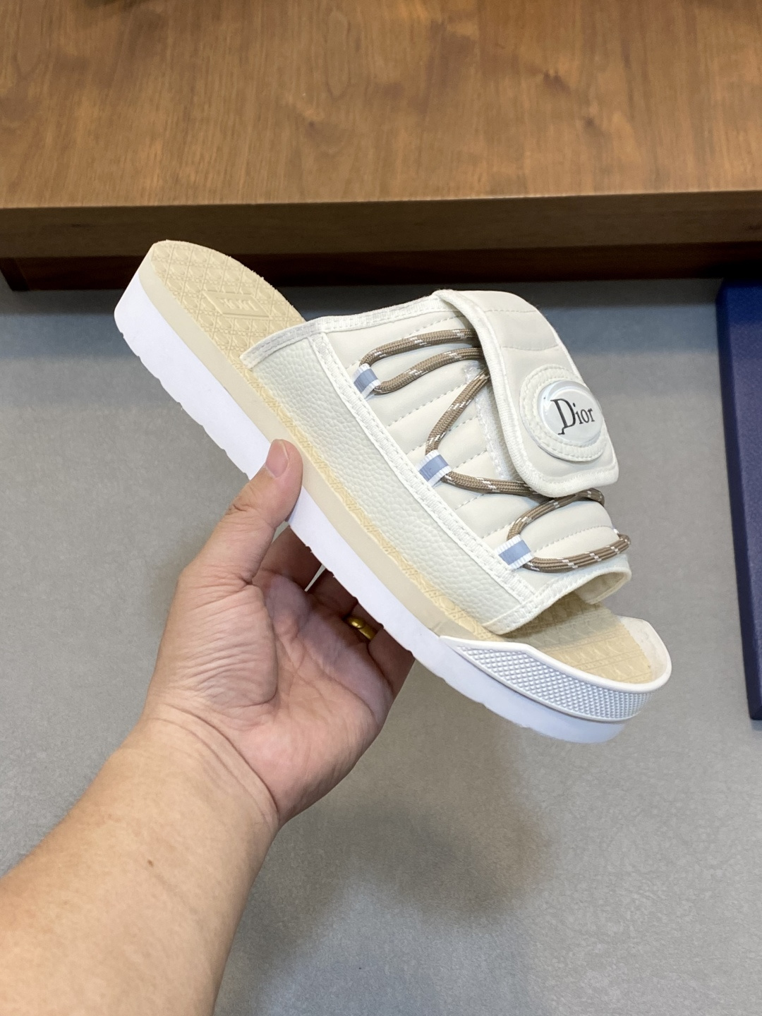 Dior 迪奧 原單男士運動涼拖 米白綁帶厚底設計舒適百搭休閒款| 12 Dior 迪奧 原單男士運動涼拖 米白綁帶厚底設計舒適百搭休閒款