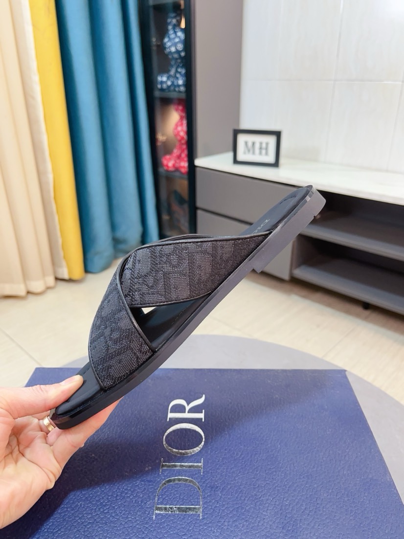 Dior 一比一男士涼拖 Oblique低調灰色交叉設計休閒百搭款| 11 Dior 一比一男士涼拖 Oblique低調灰色交叉設計休閒百搭款