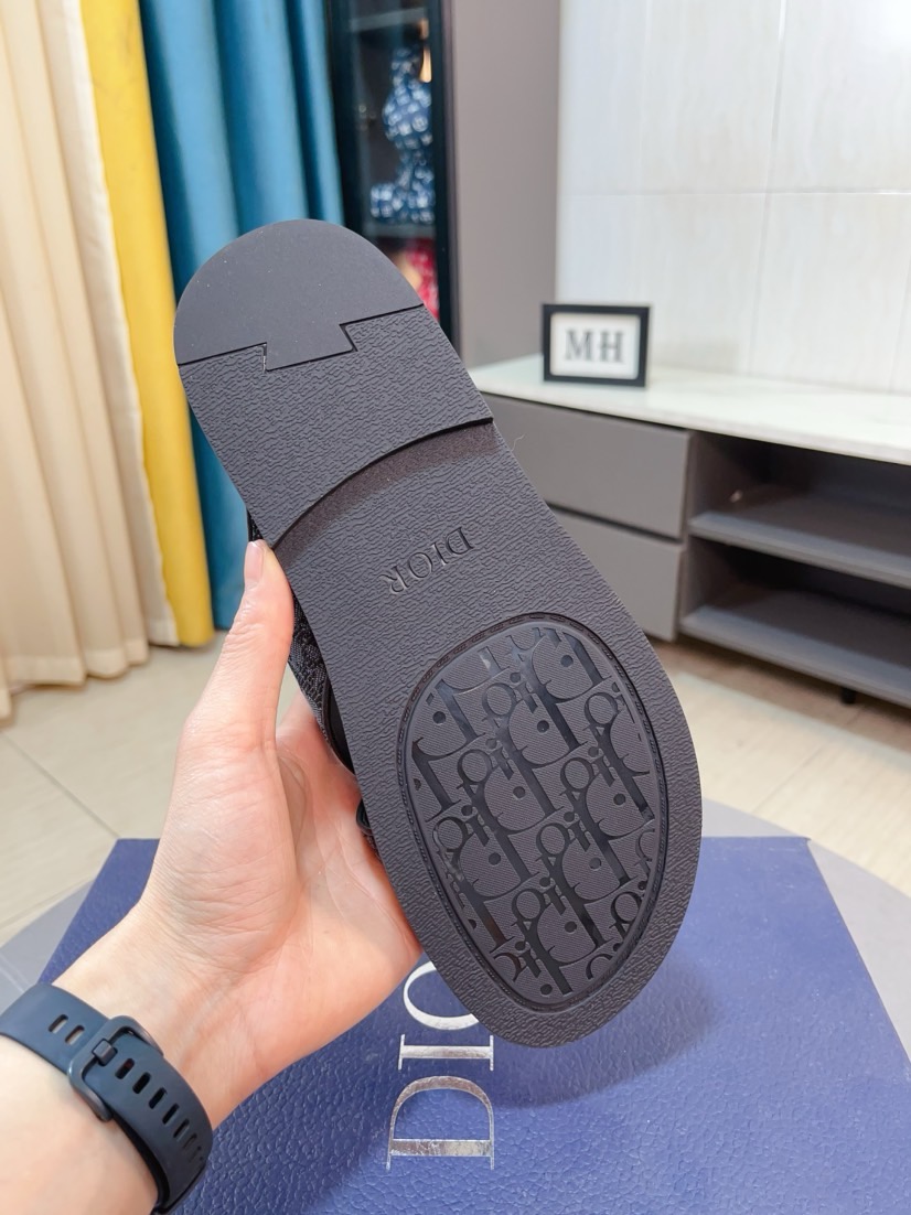 Dior 一比一男士涼拖 Oblique低調灰色交叉設計休閒百搭款| 8 Dior 一比一男士涼拖 Oblique低調灰色交叉設計休閒百搭款