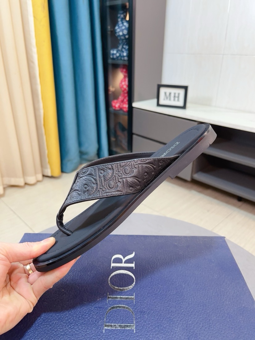 Dior 原單男士夾腳涼拖 壓紋皮革設計黑色高質感休閒拖| 9 Dior 原單男士夾腳涼拖 壓紋皮革設計黑色高質感休閒拖