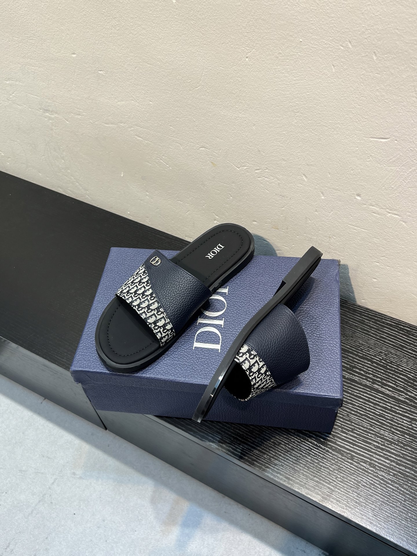 Dior 一比一男士涼拖 CD金屬標誌拼接黑白Oblique休閒拖