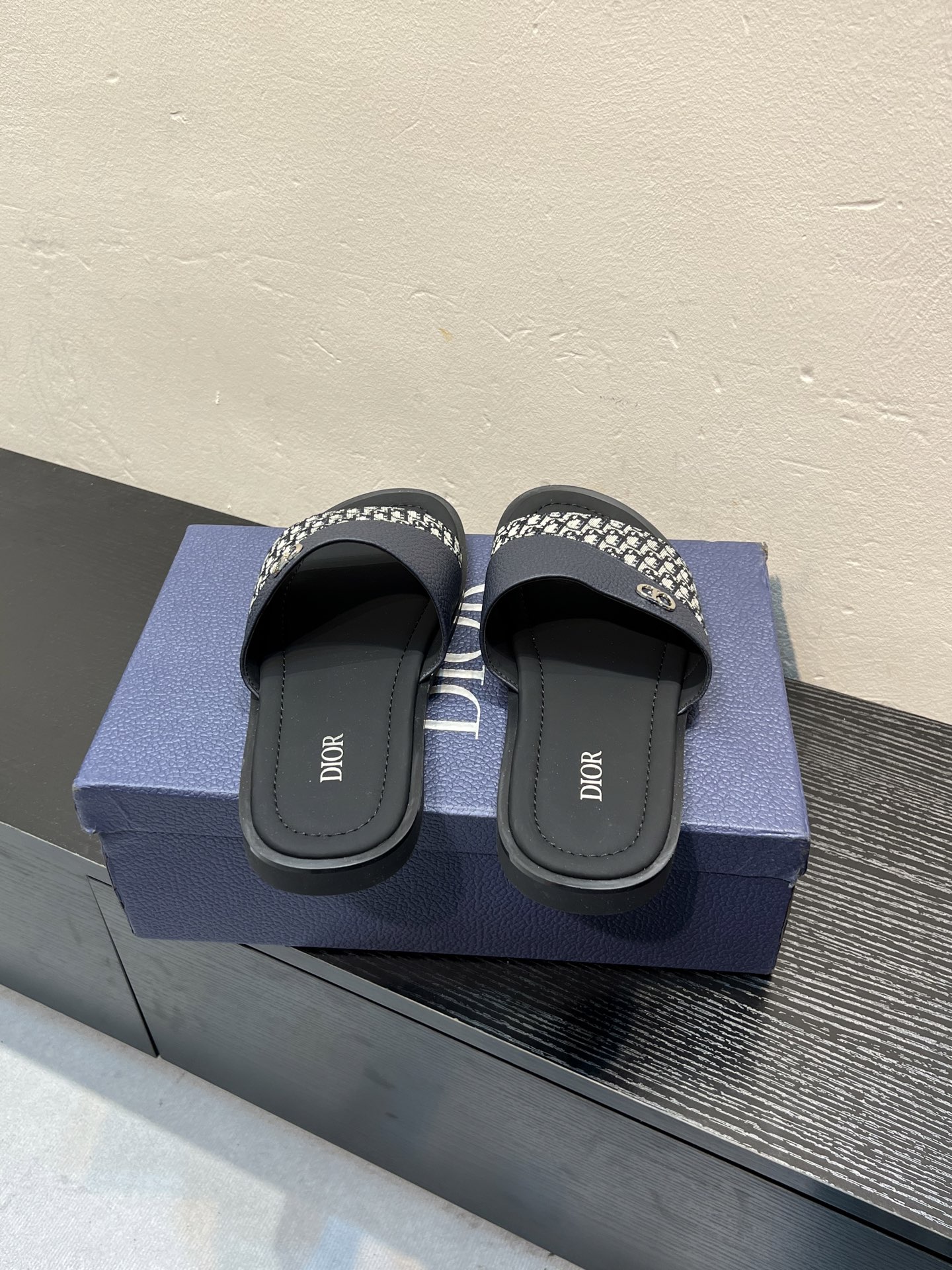 Dior 一比一男士涼拖 CD金屬標誌拼接黑白Oblique休閒拖