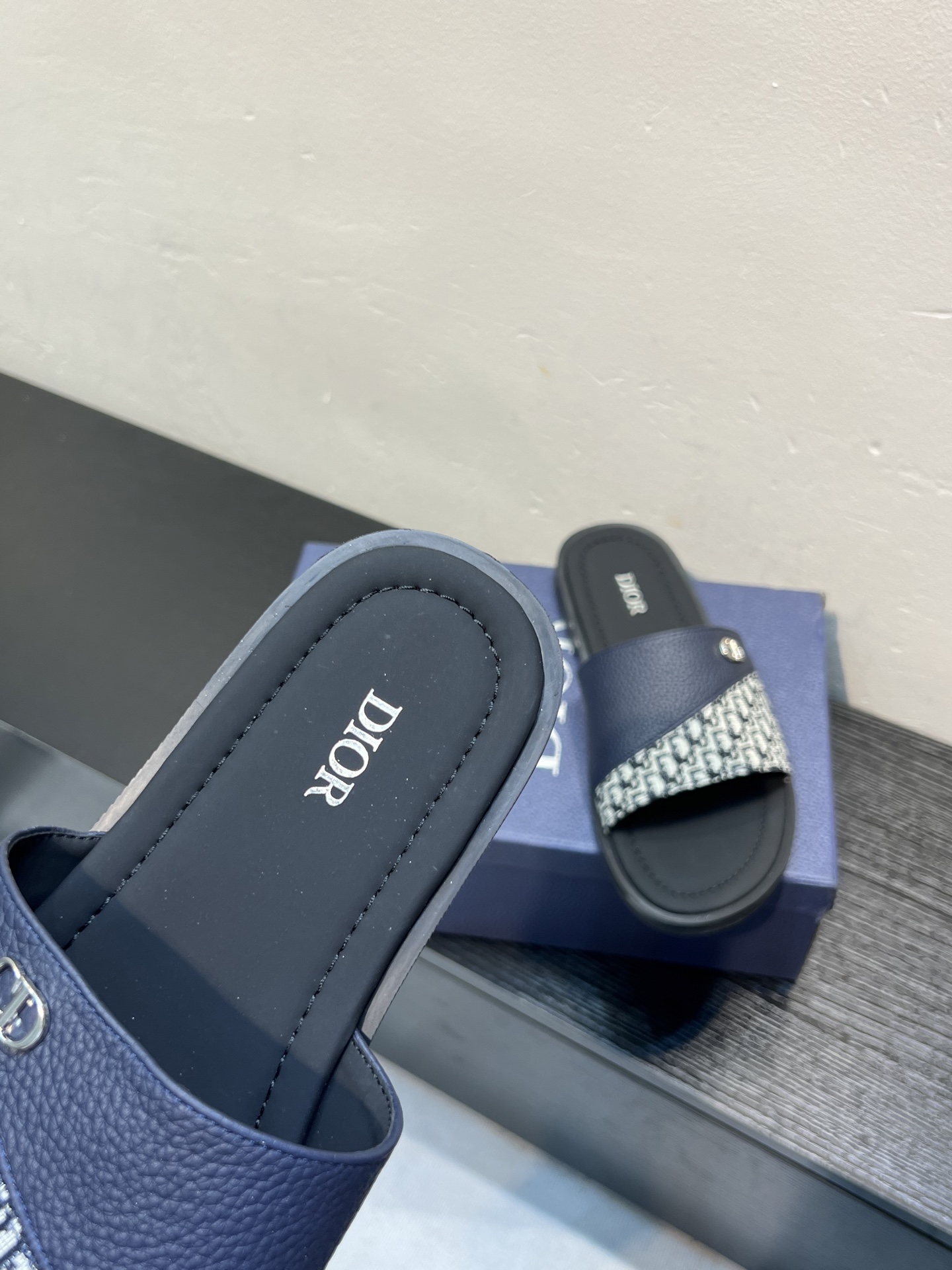 Dior 一比一男士涼拖 CD金屬標誌拼接黑白Oblique休閒拖
