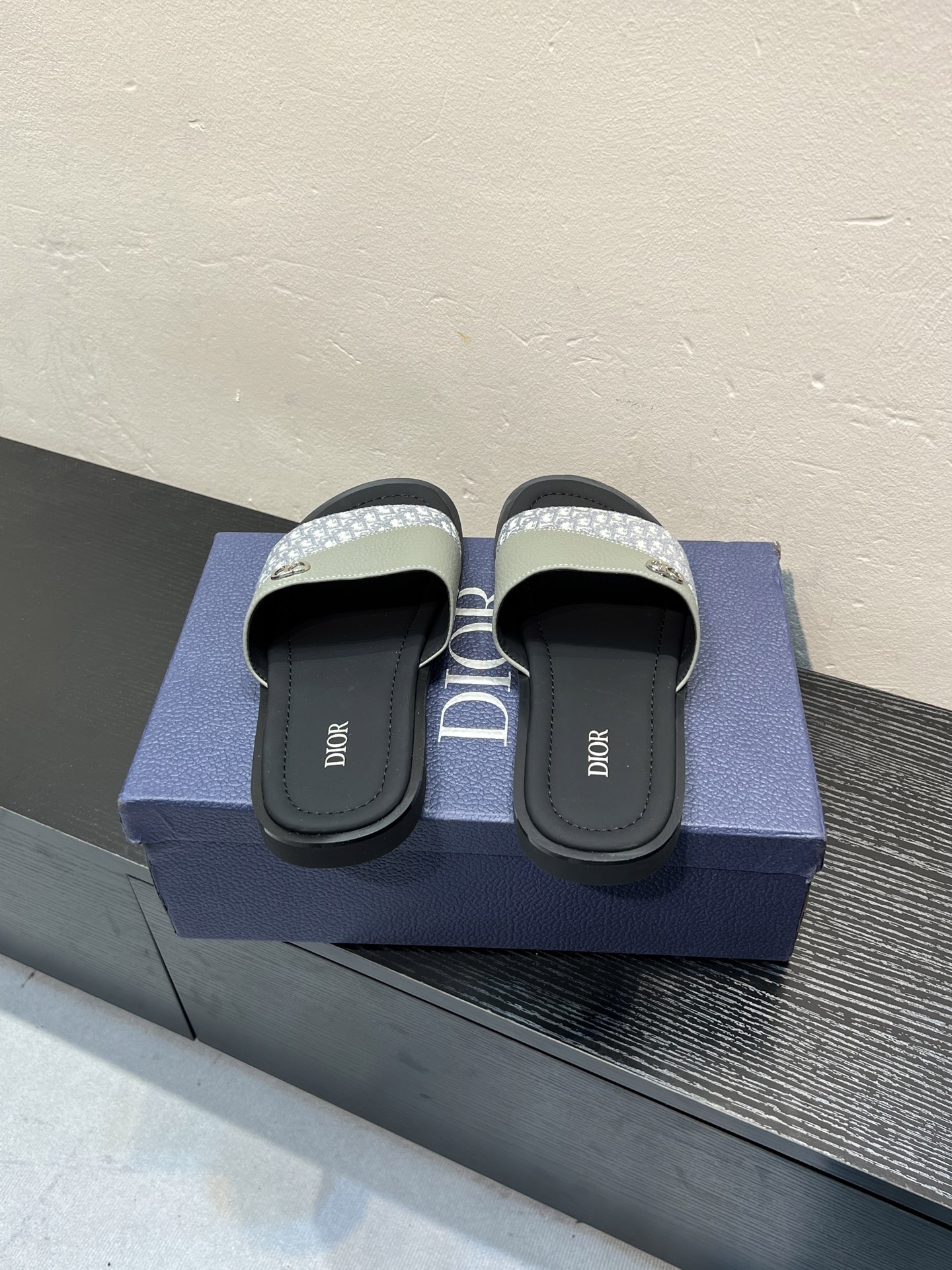 Dior 高仿男士涼拖 灰色皮革拼接Oblique設計簡約休閒款