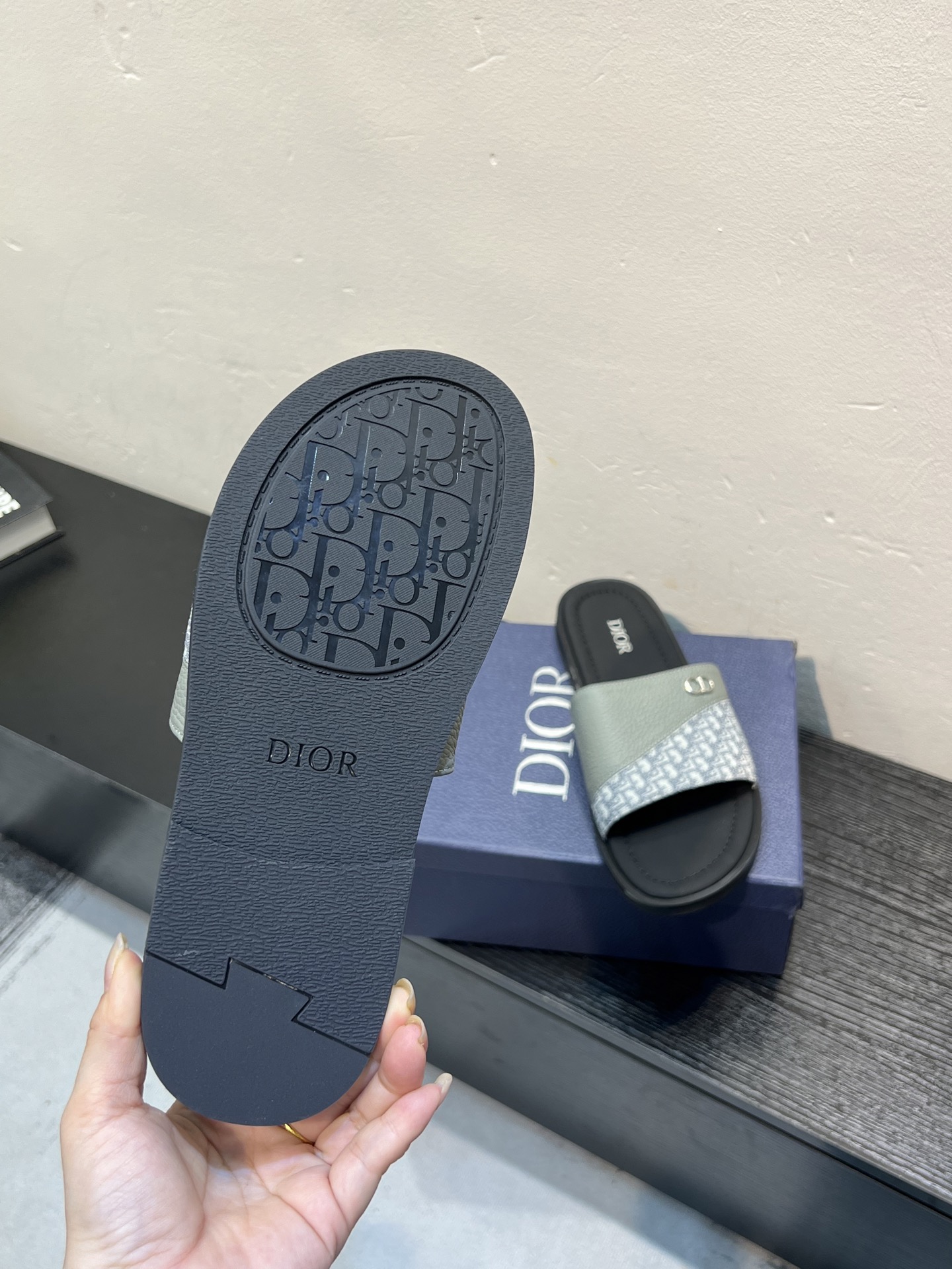 Dior 高仿男士涼拖 灰色皮革拼接Oblique設計簡約休閒款