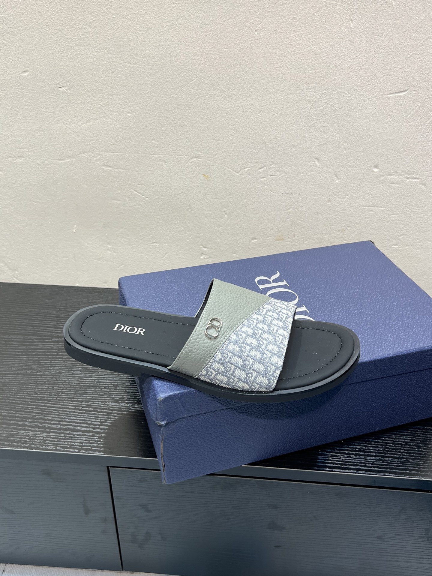 Dior 高仿男士涼拖 灰色皮革拼接Oblique設計簡約休閒款