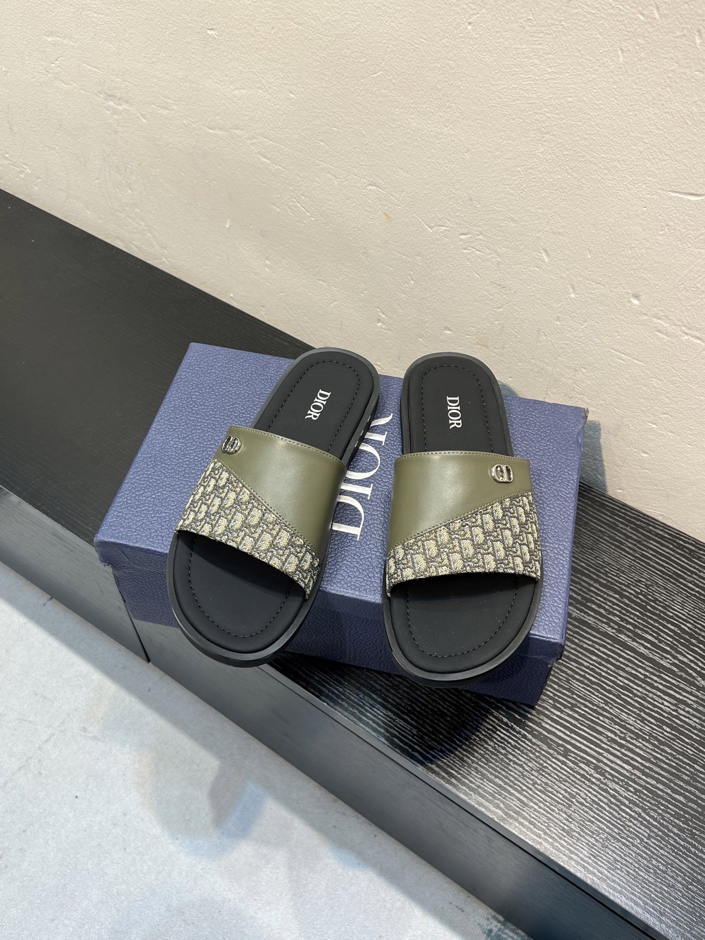 Dior 高仿男士涼拖 橄欖綠皮革拼接Oblique設計時尚休閒拖