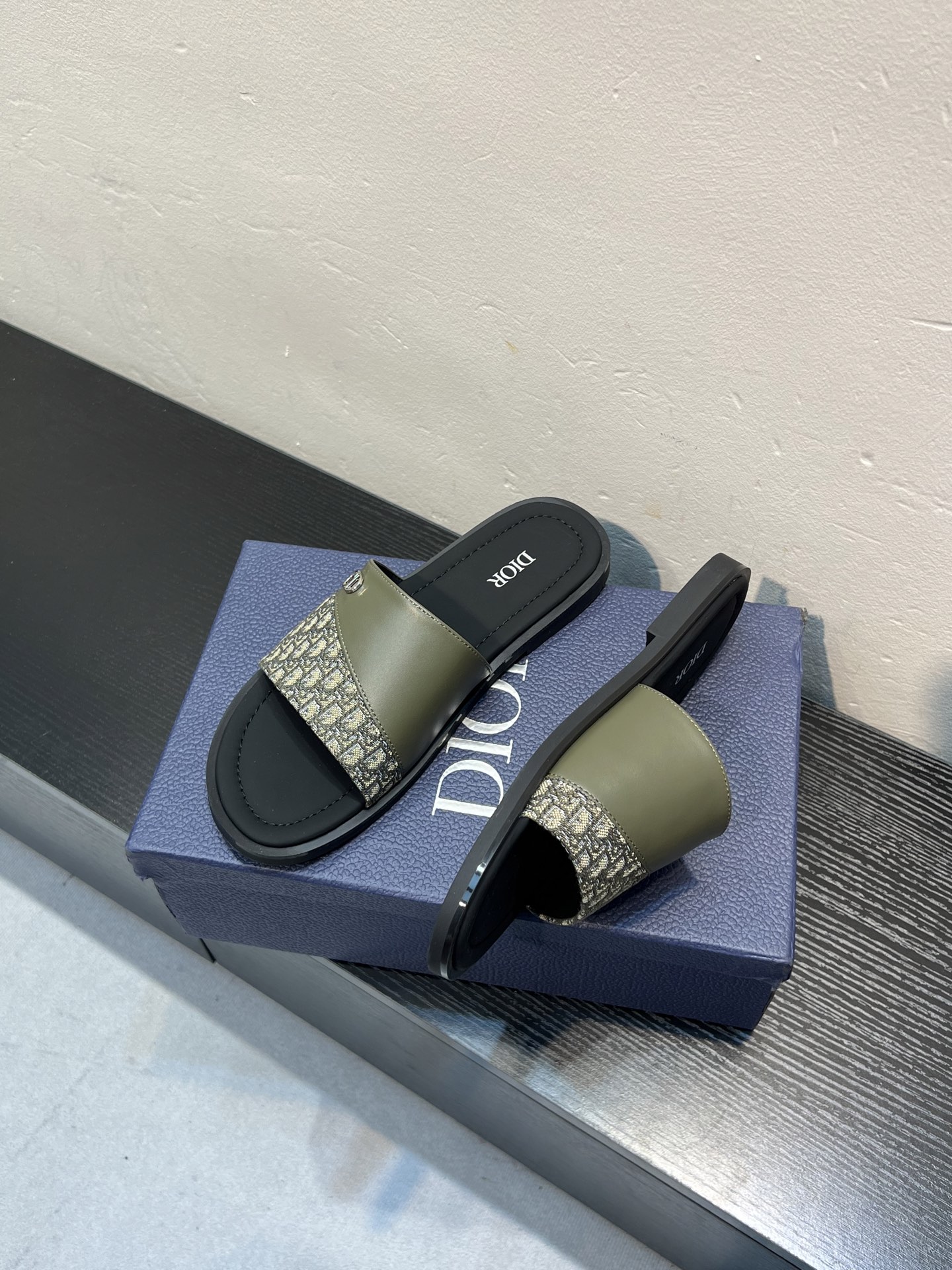 Dior 高仿男士涼拖 橄欖綠皮革拼接Oblique設計時尚休閒拖