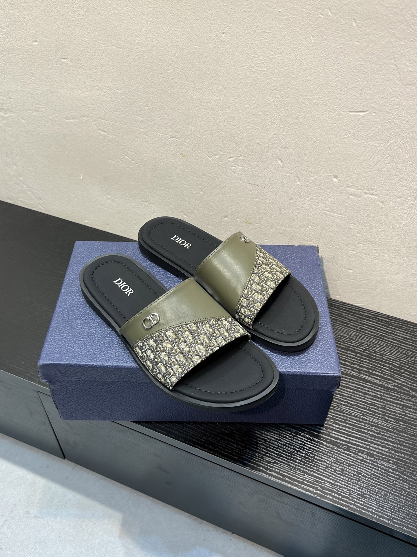 Dior 高仿男士涼拖 橄欖綠皮革拼接Oblique設計時尚休閒拖