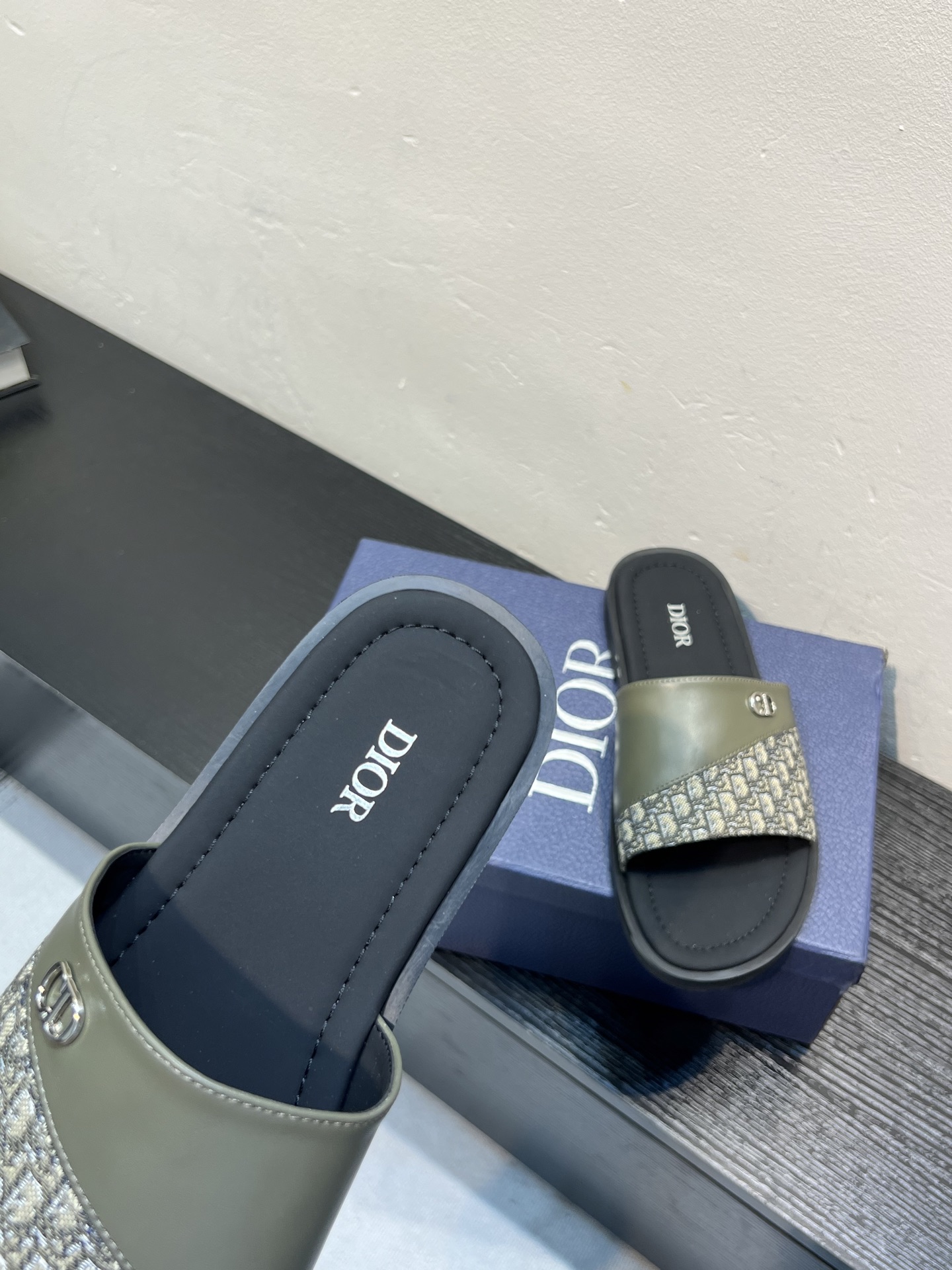 Dior 高仿男士涼拖 橄欖綠皮革拼接Oblique設計時尚休閒拖