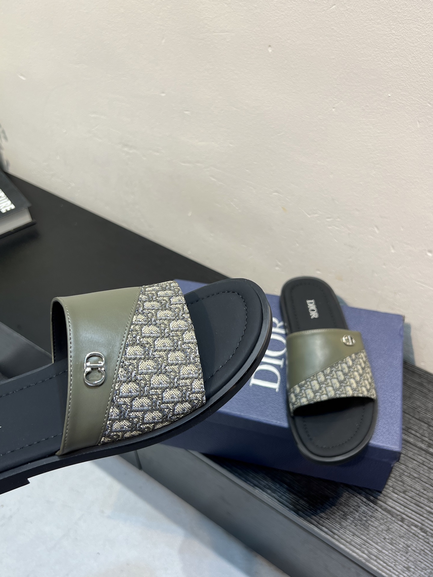 Dior 高仿男士涼拖 橄欖綠皮革拼接Oblique設計時尚休閒拖