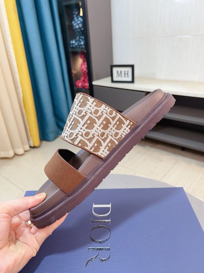 Dior 高仿男士涼拖 卡其Oblique印花搭配金屬扣具設計休閒拖