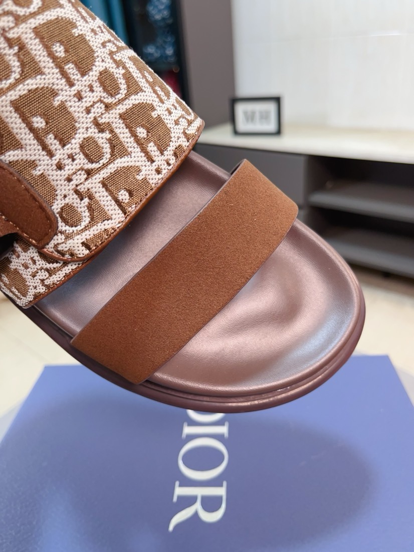 Dior 高仿男士涼拖 卡其Oblique印花搭配金屬扣具設計休閒拖