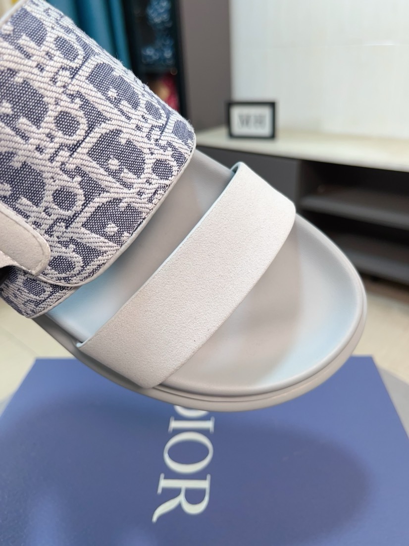 Dior 原單男士涼拖 白色Oblique印花搭配扣具設計清爽款