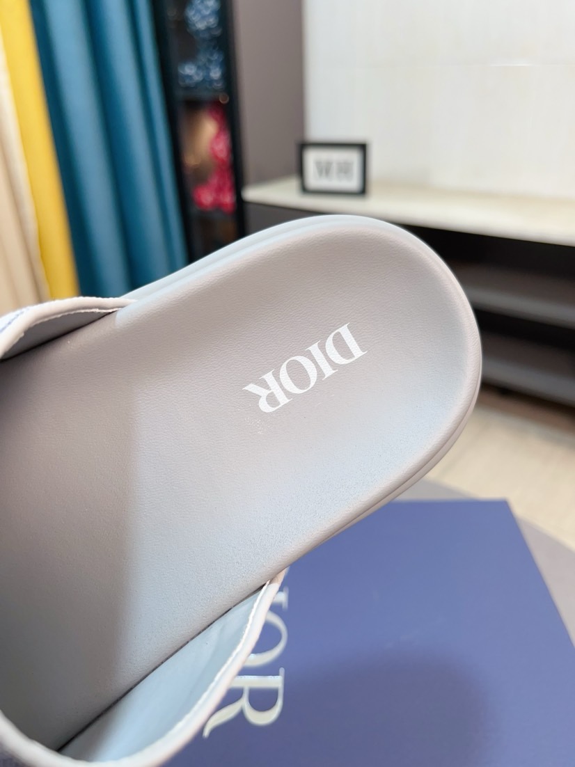 Dior 原單男士涼拖 白色Oblique印花搭配扣具設計清爽款