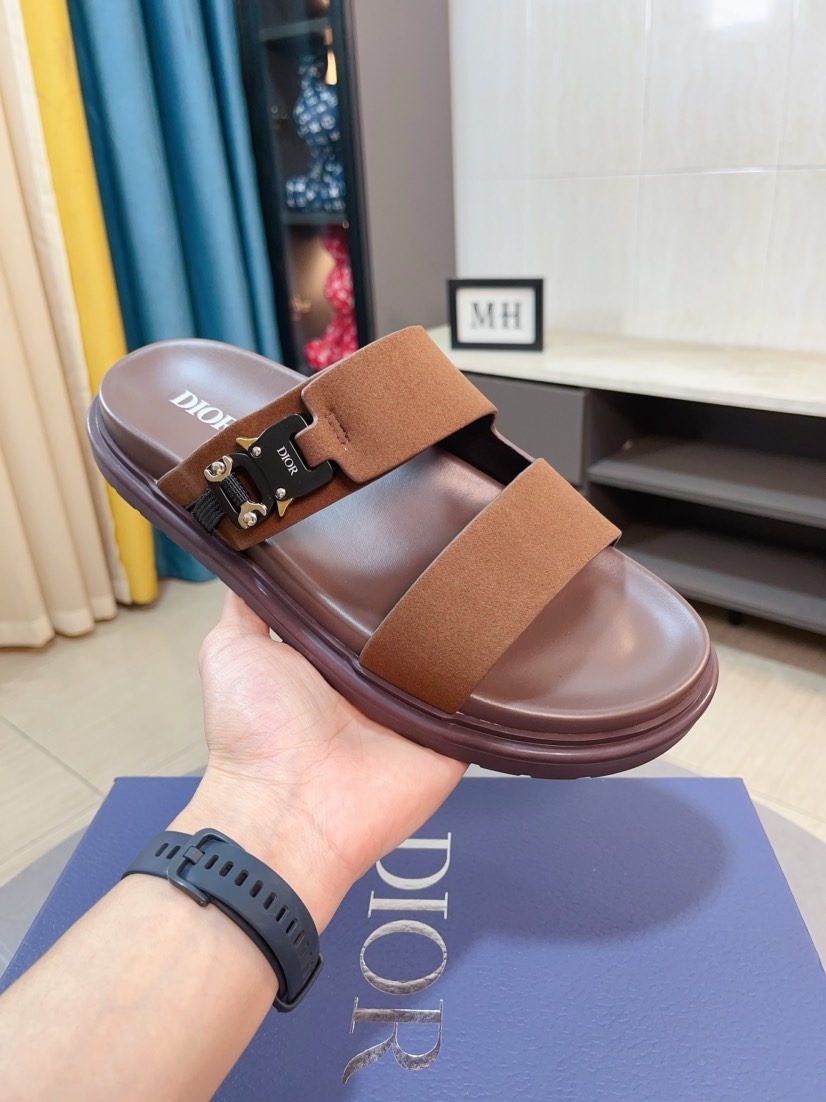 Dior 高仿男士涼拖 棕色麂皮質感雙帶扣具設計休閒款