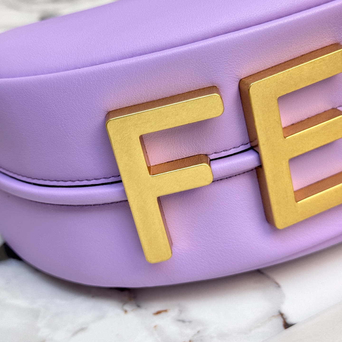 Fendi A貨 Graphy薰衣草紫半月肩背包高級感女包