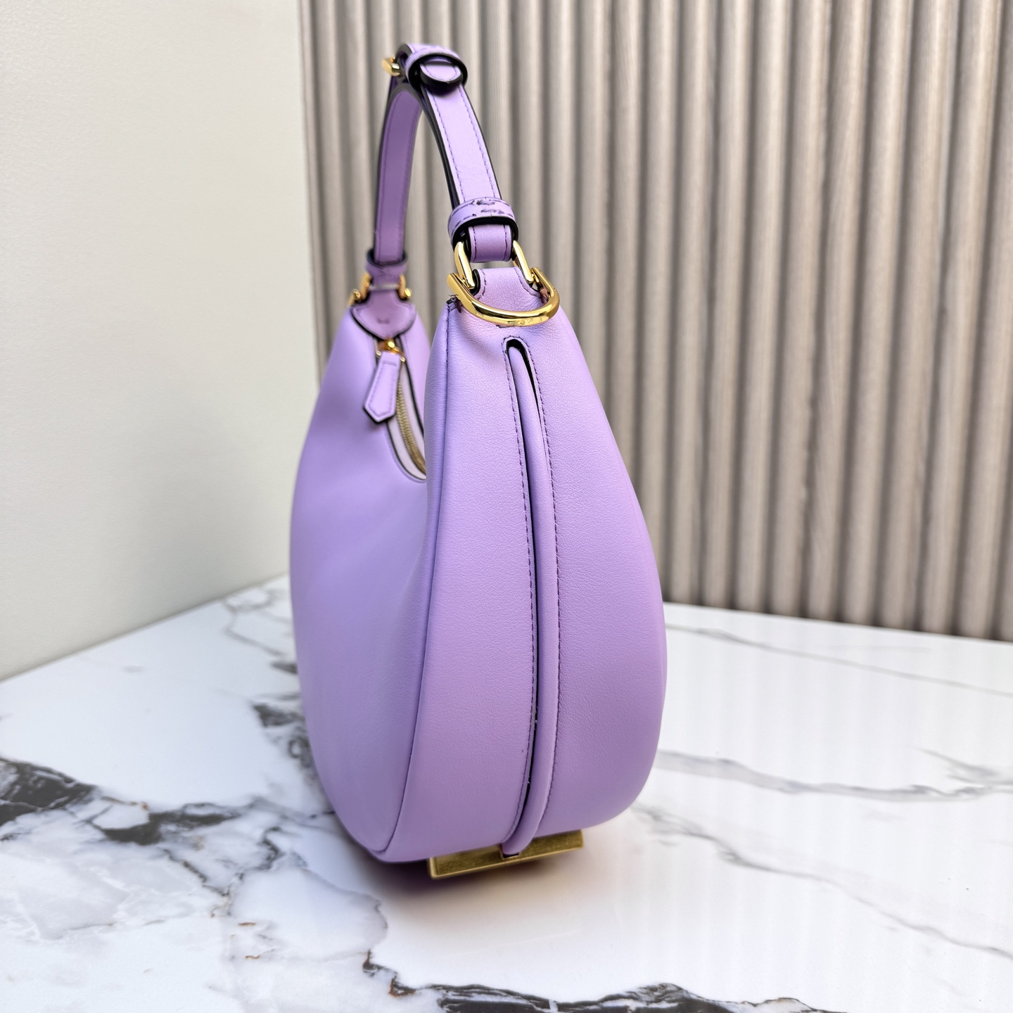 Fendi A貨 Graphy薰衣草紫半月肩背包高級感女包