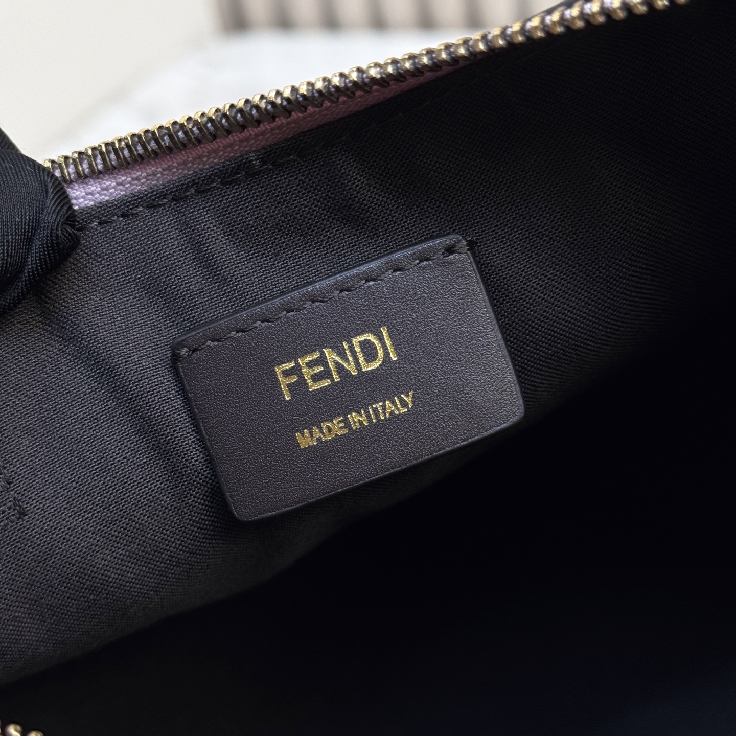 Fendi A貨 Graphy薰衣草紫半月肩背包高級感女包