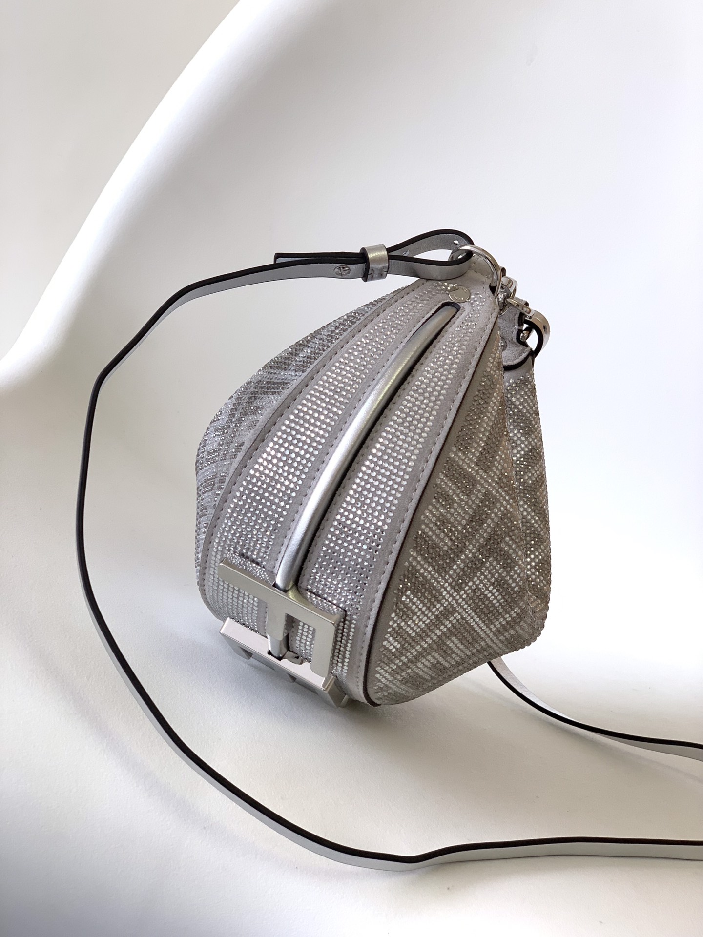 Fendi 高仿 Graphy滿鑽FF半月晚宴包奢華水鑽肩背包