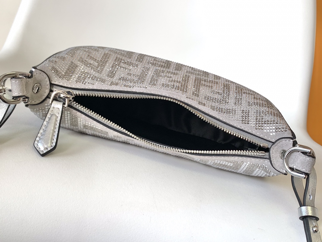 Fendi 高仿 Graphy滿鑽FF半月晚宴包奢華水鑽肩背包