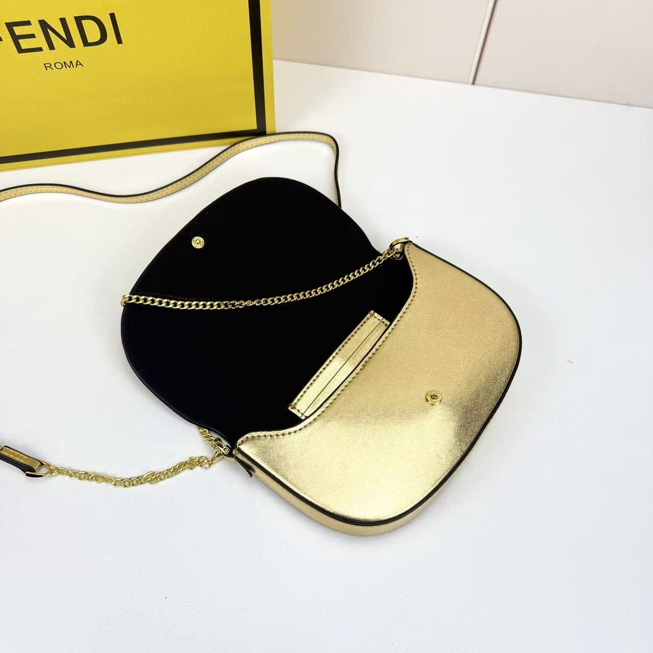 Fendi A貨 金色鏈條翻蓋斜背包時尚精品小方包