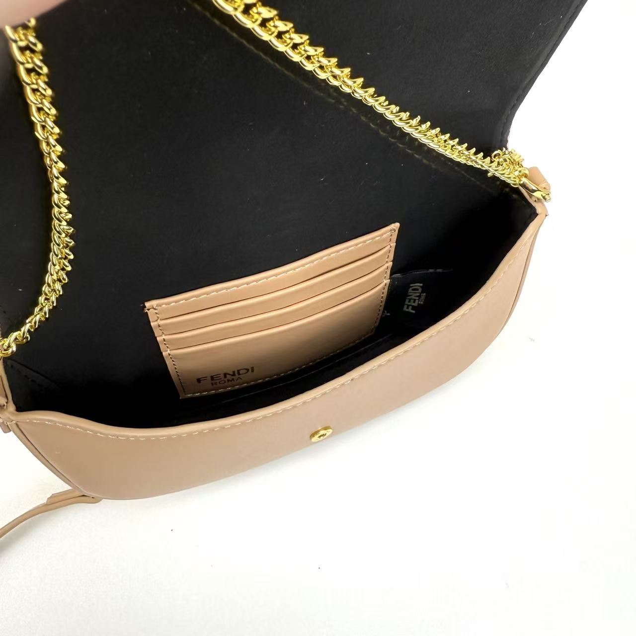 Fendi 高仿 粉裸色鏈條翻蓋斜背包優雅女士小方包