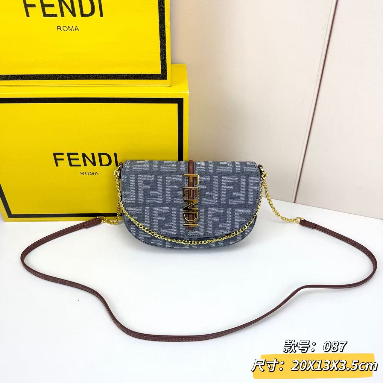 Fendi 原單 FF老花鏈條翻蓋斜背包復古經典迷你包