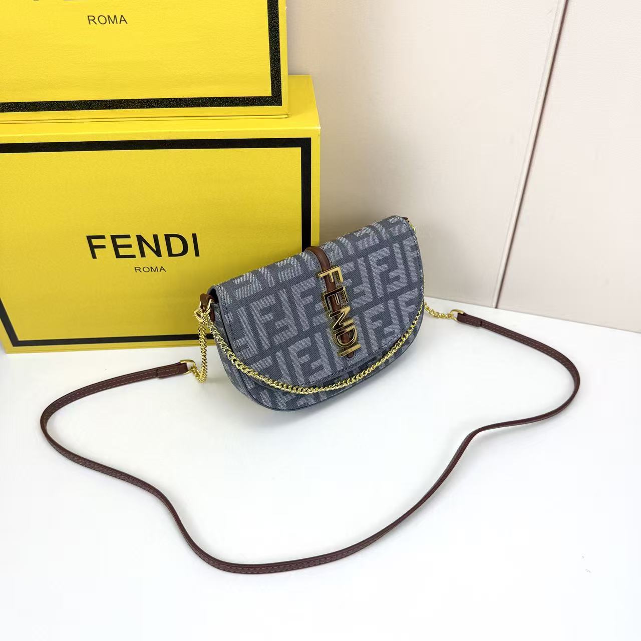 Fendi 原單 FF老花鏈條翻蓋斜背包復古經典迷你包
